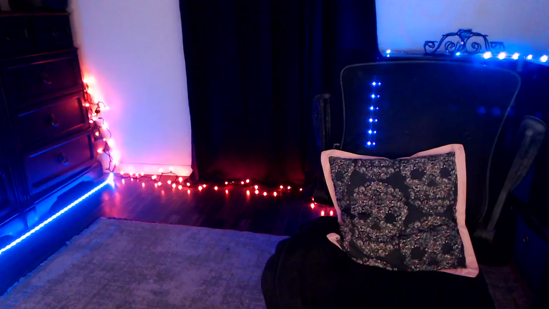 Gallery image thumbnail from SouthernSkye's myfreecams stream on, 11/19/2025, 08:51 image 11 of 20