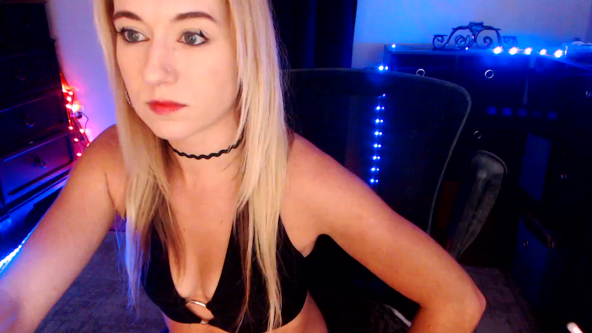 Gallery image thumbnail from SouthernSkye's myfreecams stream on, 11/22/2025, 09:16 image 1 of 20
