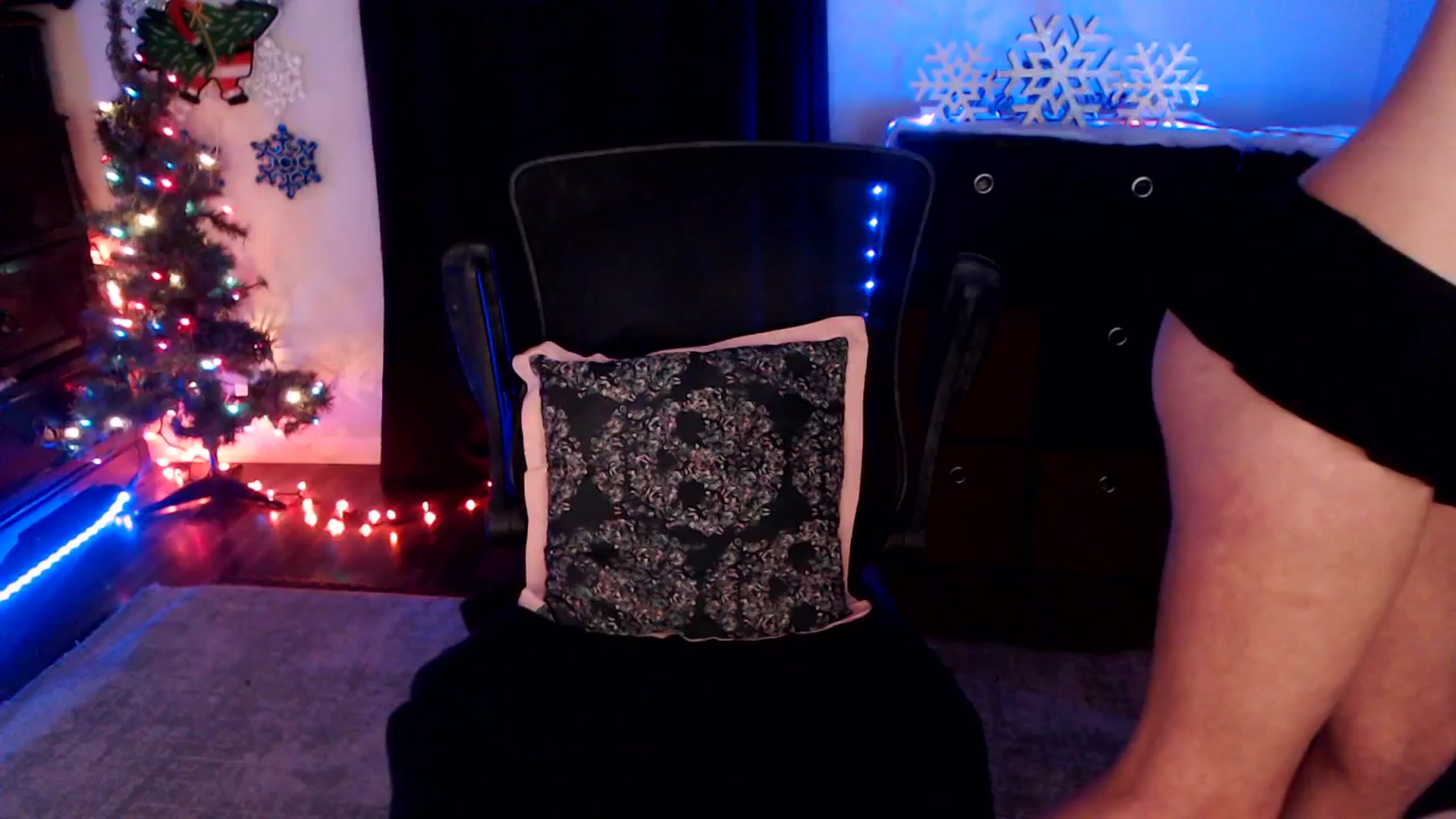 Gallery image thumbnail from SouthernSkye's myfreecams stream on, 12/09/2025, 08:11 image 13 of 20