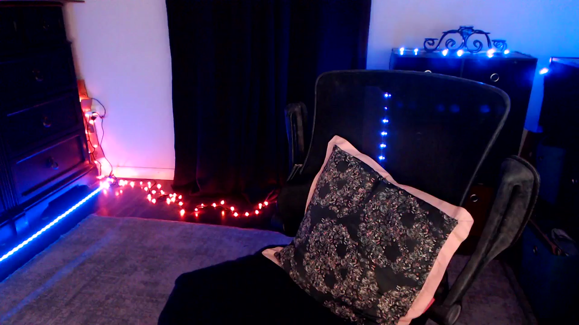 Gallery image thumbnail from SouthernSkye's myfreecams stream on, 01/13/2026, 07:44 image 15 of 20