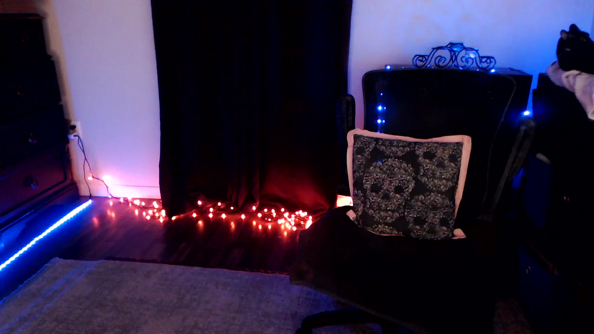 Gallery image thumbnail from SouthernSkye's myfreecams stream on, 02/10/2026, 09:13 image 10 of 20