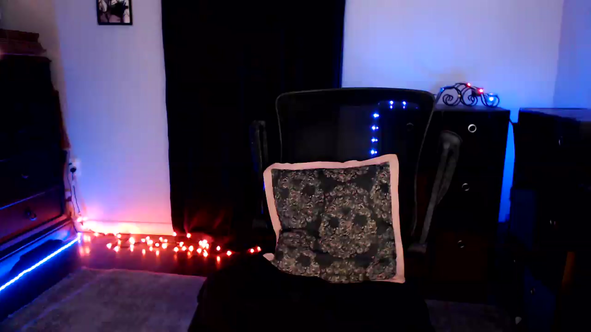 Gallery image thumbnail from SouthernSkye's myfreecams stream on, 05/27/2026, 08:50 image 12 of 20