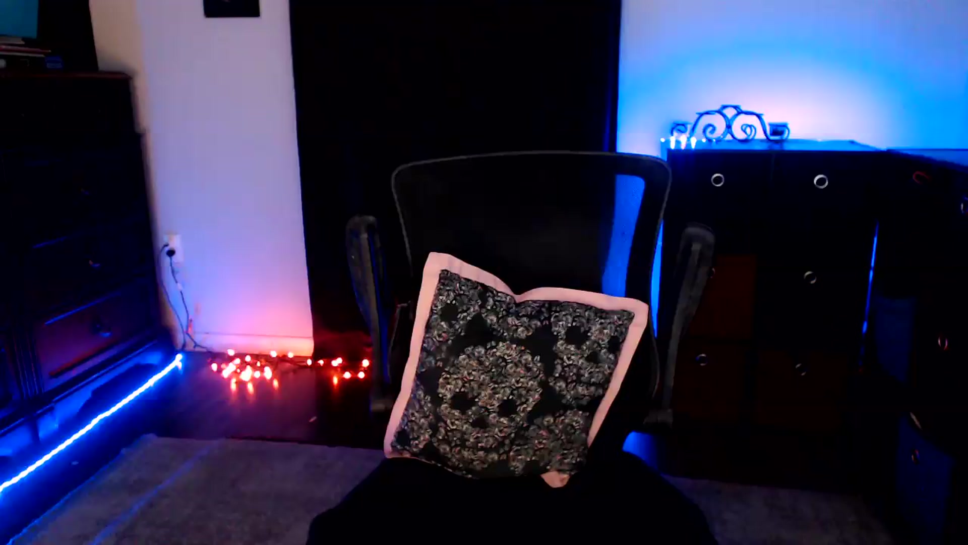 Gallery image thumbnail from SouthernSkye's myfreecams stream on, 08/19/2026, 07:45 image 14 of 20
