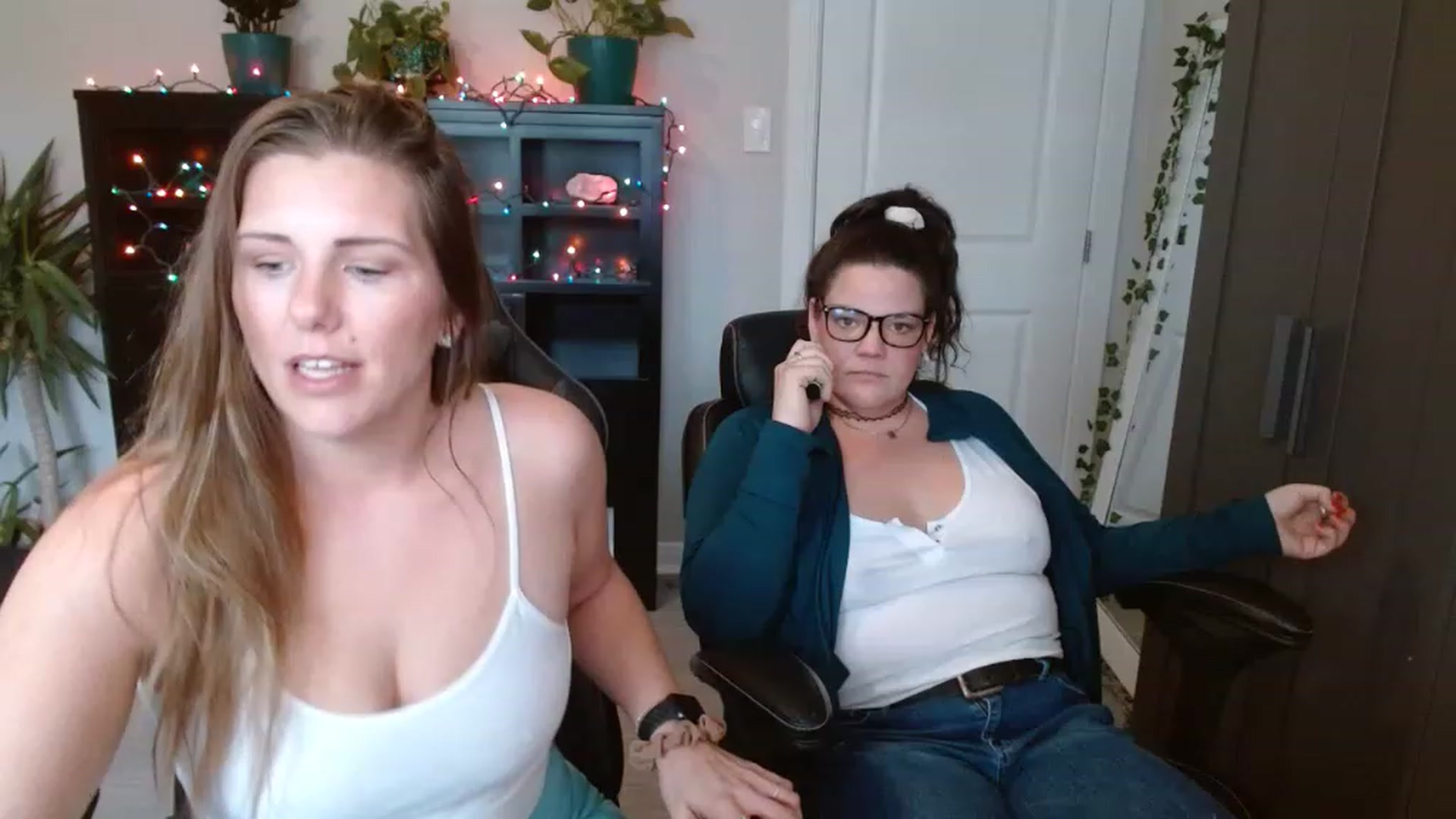 Gallery image thumbnail from SouthernmilfK's myfreecams stream on, 11/14/2022, 19:42 image 3 of 20