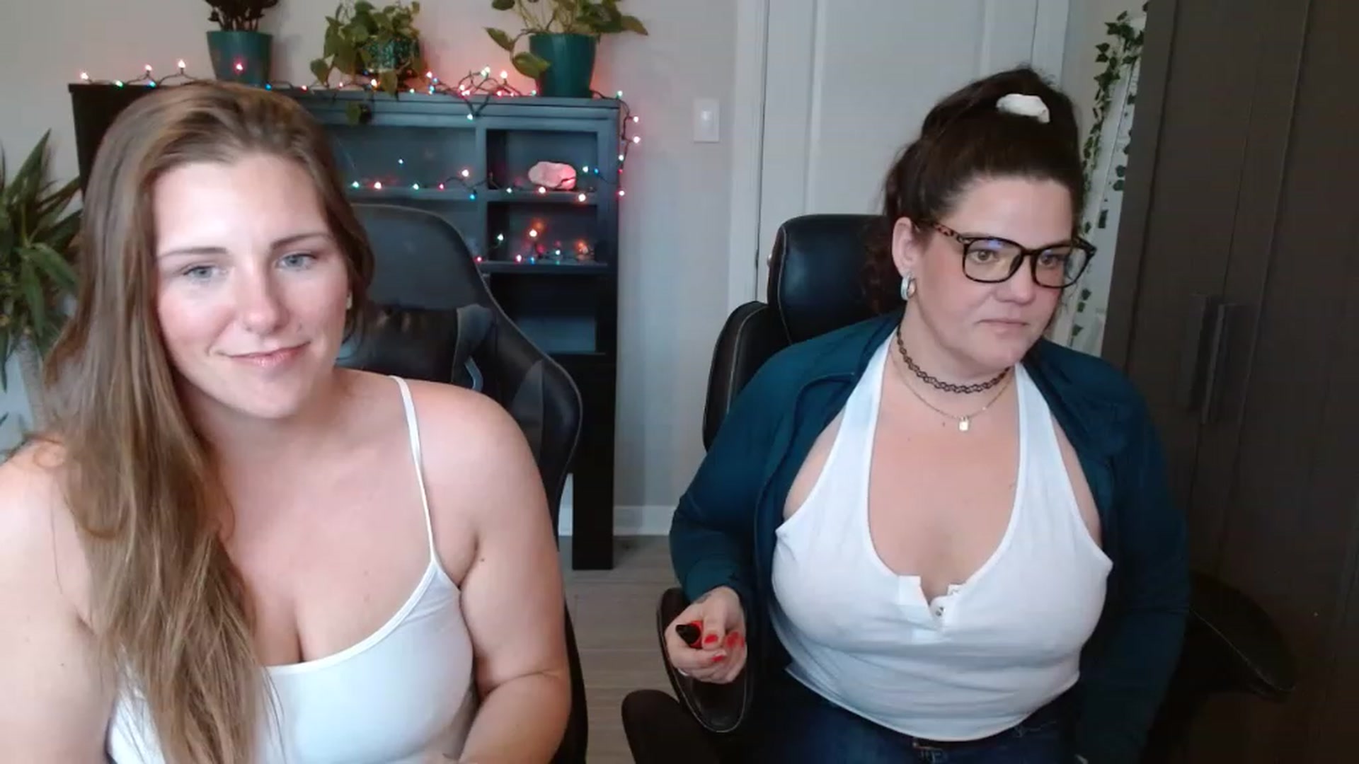 Gallery image thumbnail from SouthernmilfK's myfreecams stream on, 11/14/2022, 19:42 image 2 of 20
