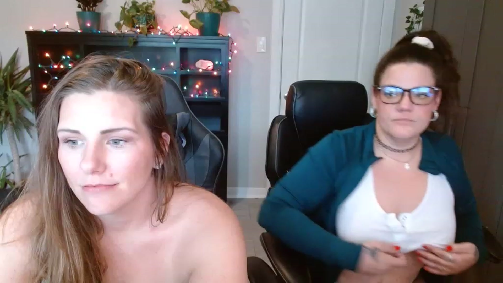 Gallery image thumbnail from SouthernmilfK's myfreecams stream on, 11/14/2022, 19:42 image 13 of 20