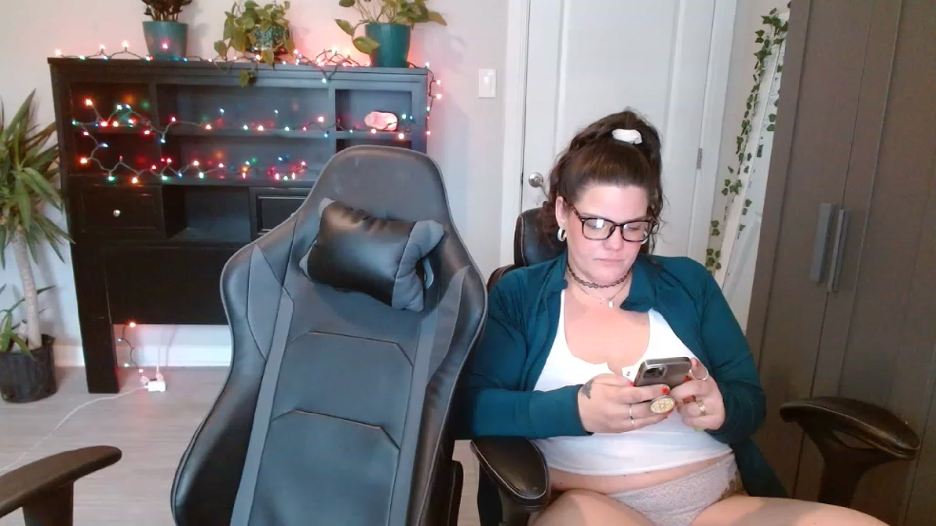 Gallery image thumbnail from SouthernmilfK's myfreecams stream on, 11/14/2022, 19:42 image 8 of 20