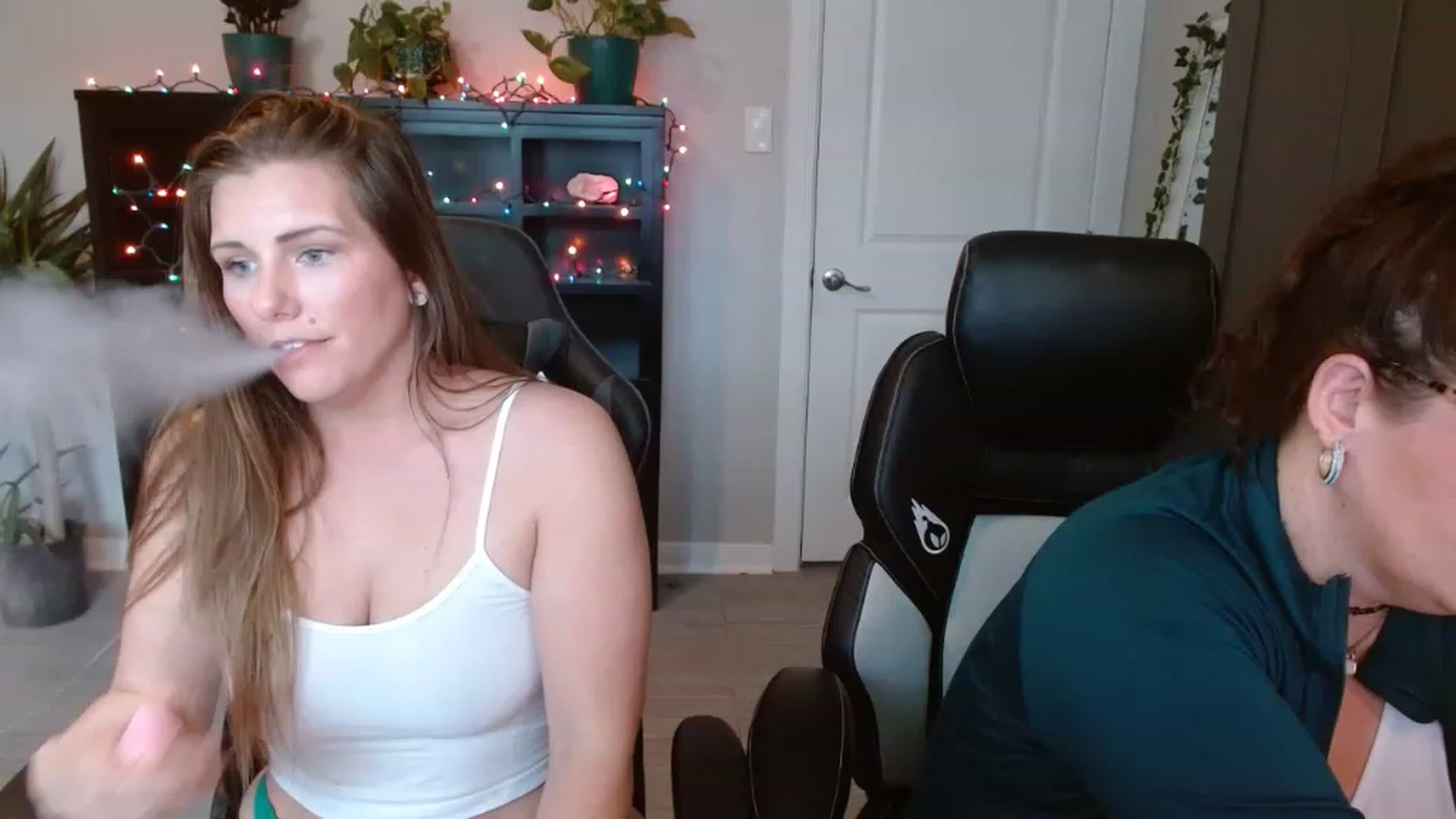 Gallery image thumbnail from SouthernmilfK's myfreecams stream on, 11/14/2022, 19:42 image 5 of 20