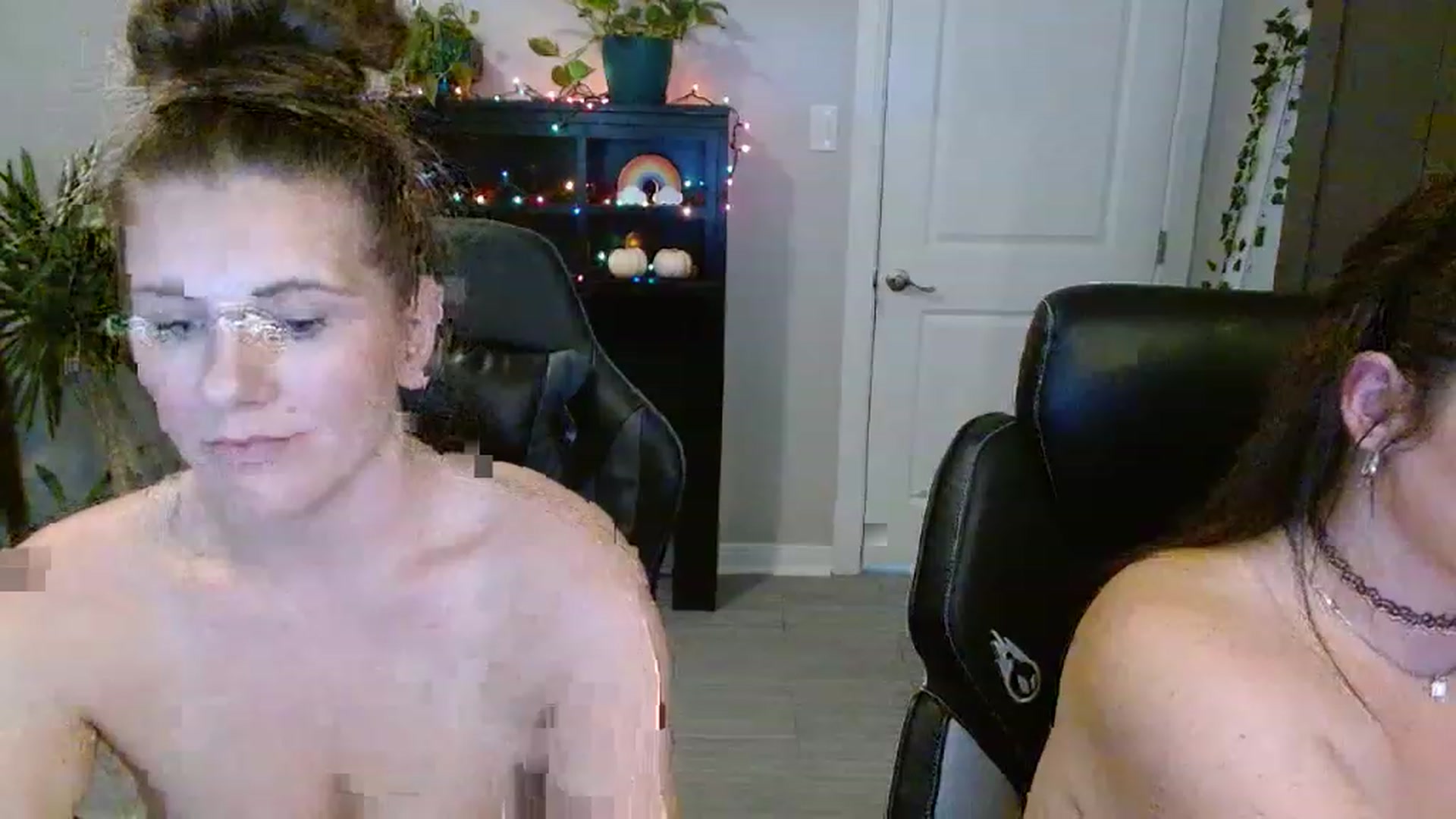 Gallery image thumbnail from SouthernmilfK's myfreecams stream on, 11/15/2022, 20:01 image 15 of 20