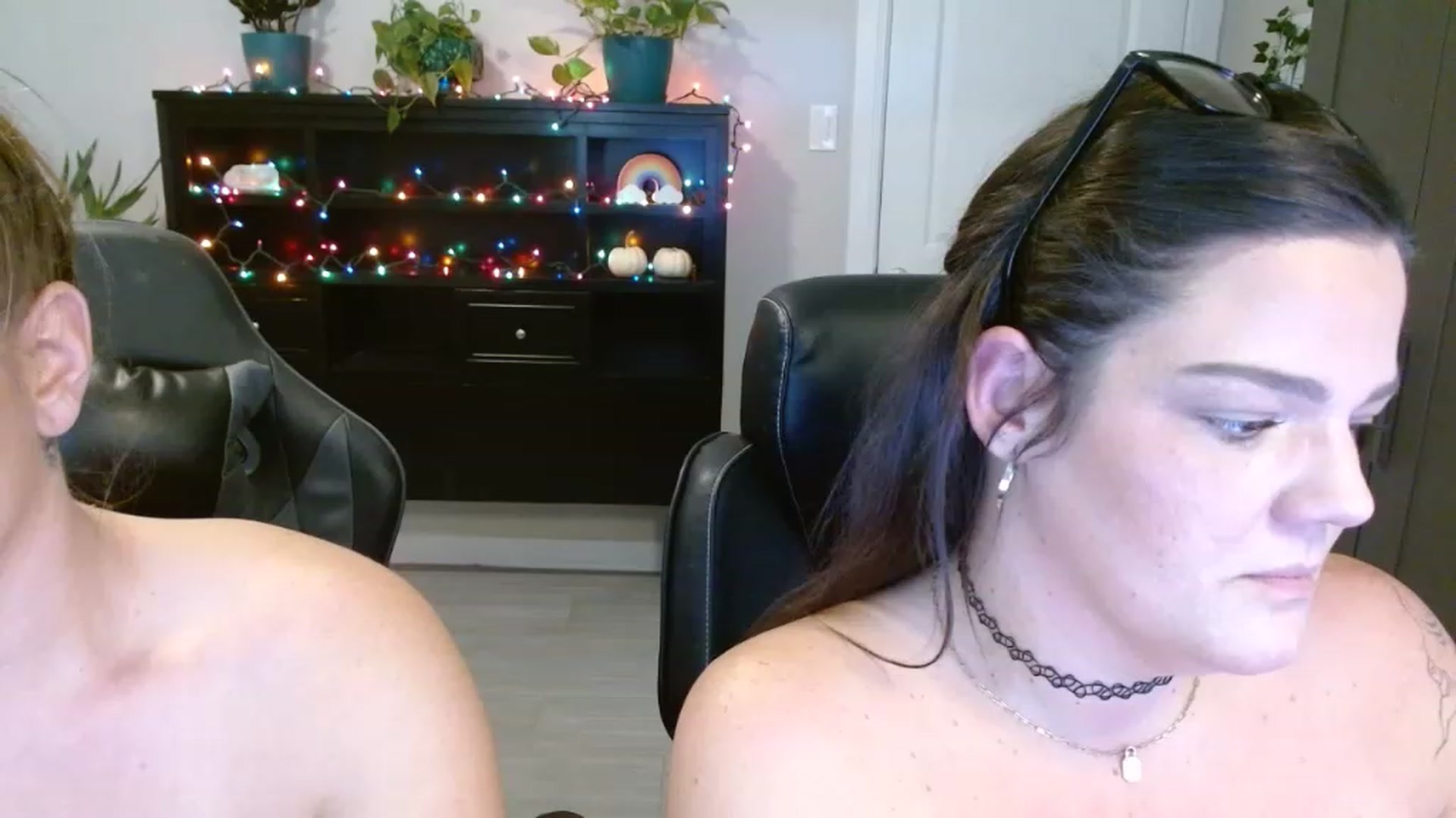 Gallery image thumbnail from SouthernmilfK's myfreecams stream on, 11/15/2022, 20:01 image 1 of 20