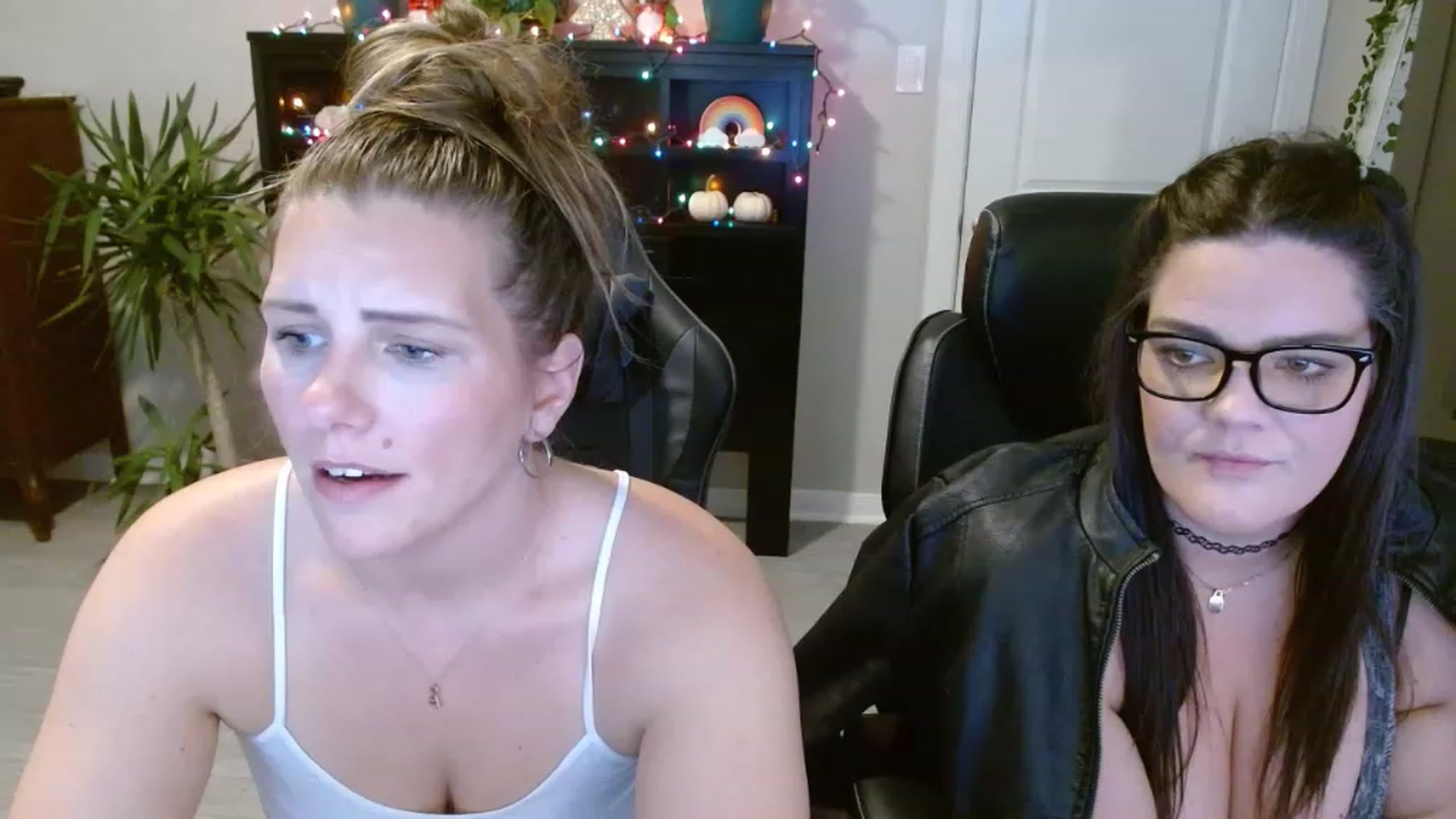 Gallery image thumbnail from SouthernmilfK's myfreecams stream on, 11/16/2022, 20:13 image 1 of 20