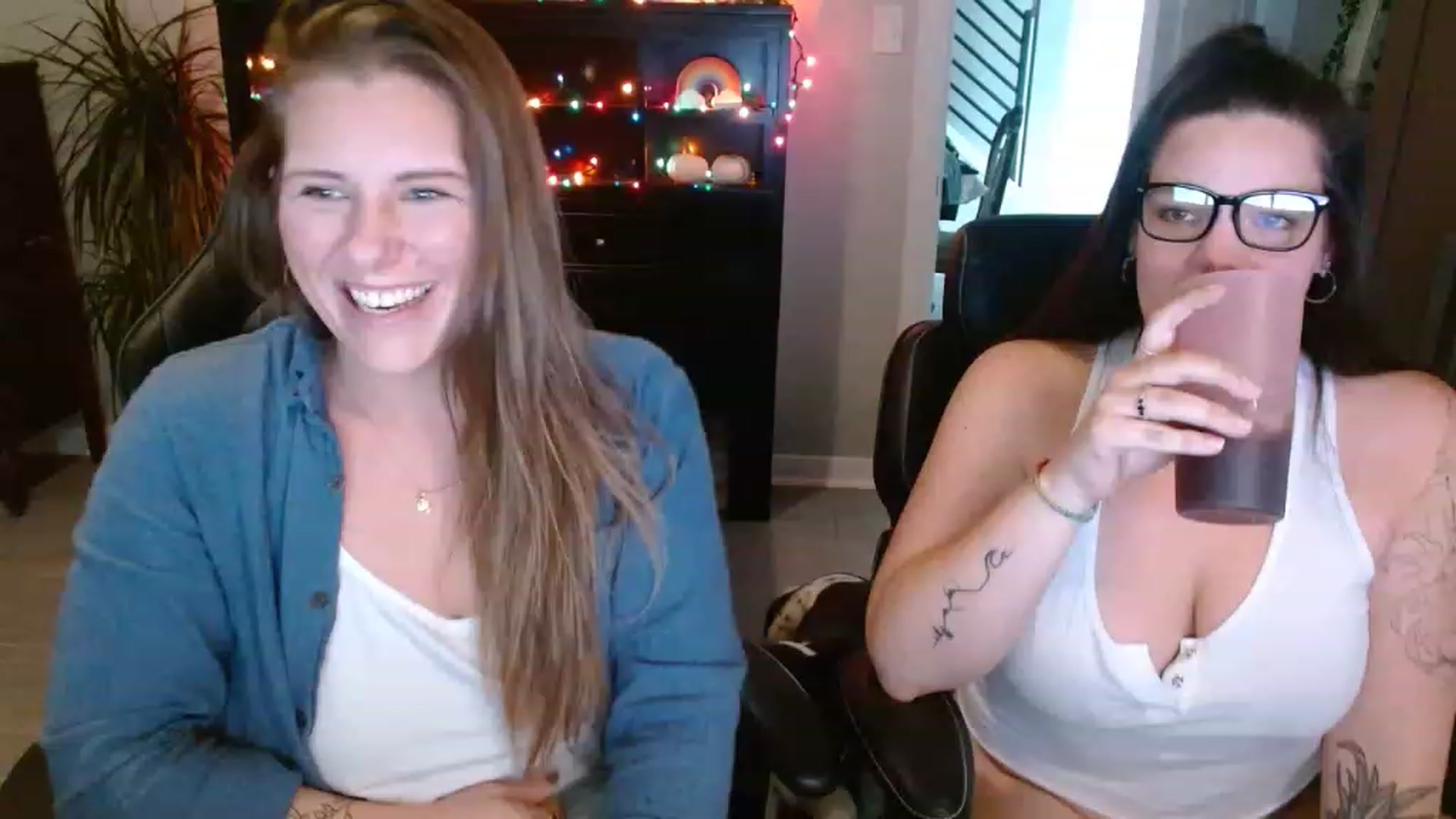 Gallery image thumbnail from SouthernmilfK's myfreecams stream on, 11/23/2022, 22:57 image 1 of 20