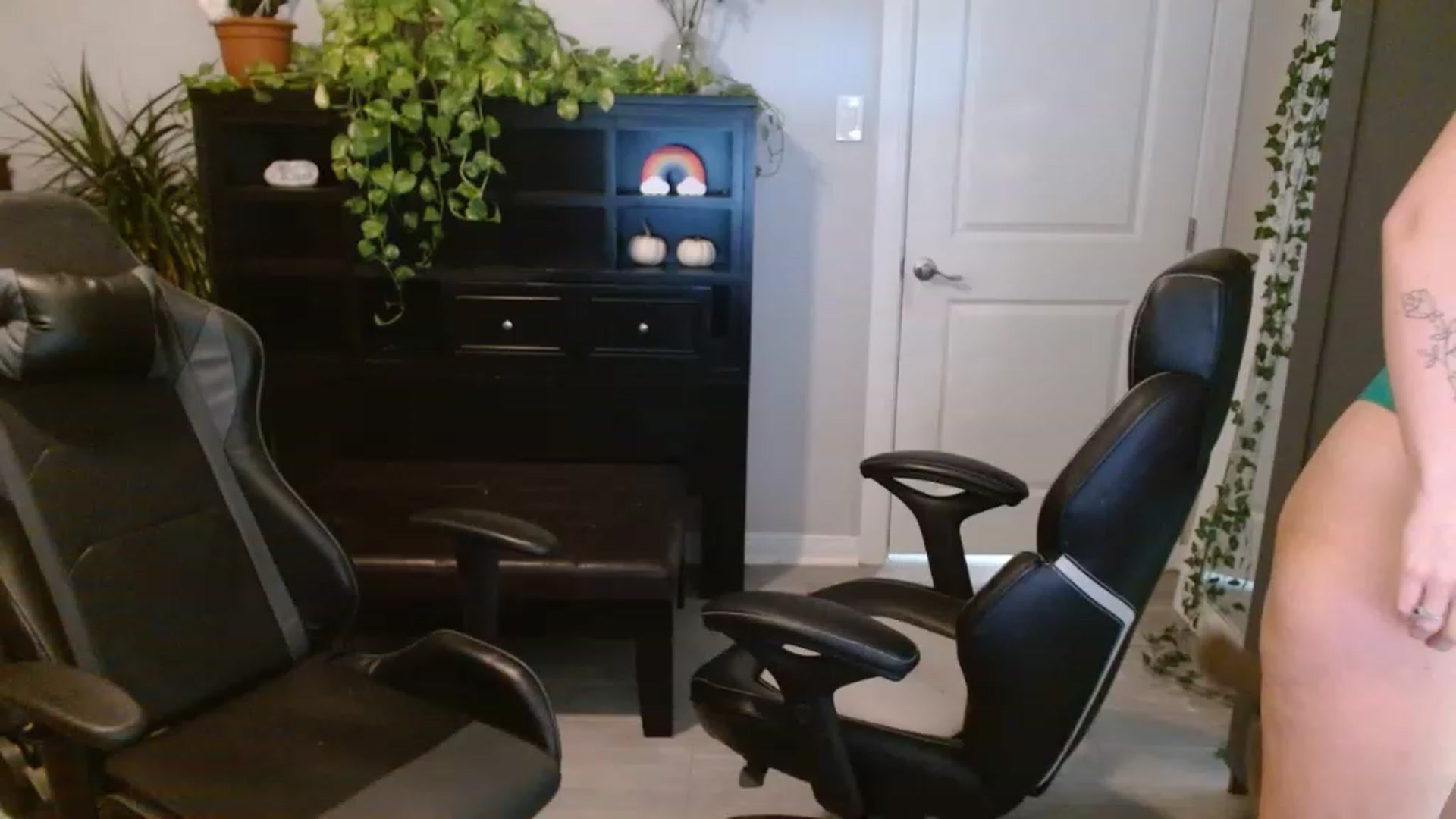 Gallery image thumbnail from SouthernmilfK's myfreecams stream on, 11/28/2022, 18:57 image 16 of 20