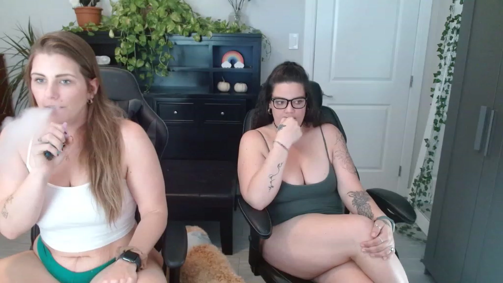 Gallery image thumbnail from SouthernmilfK's myfreecams stream on, 11/28/2022, 18:57 image 13 of 20