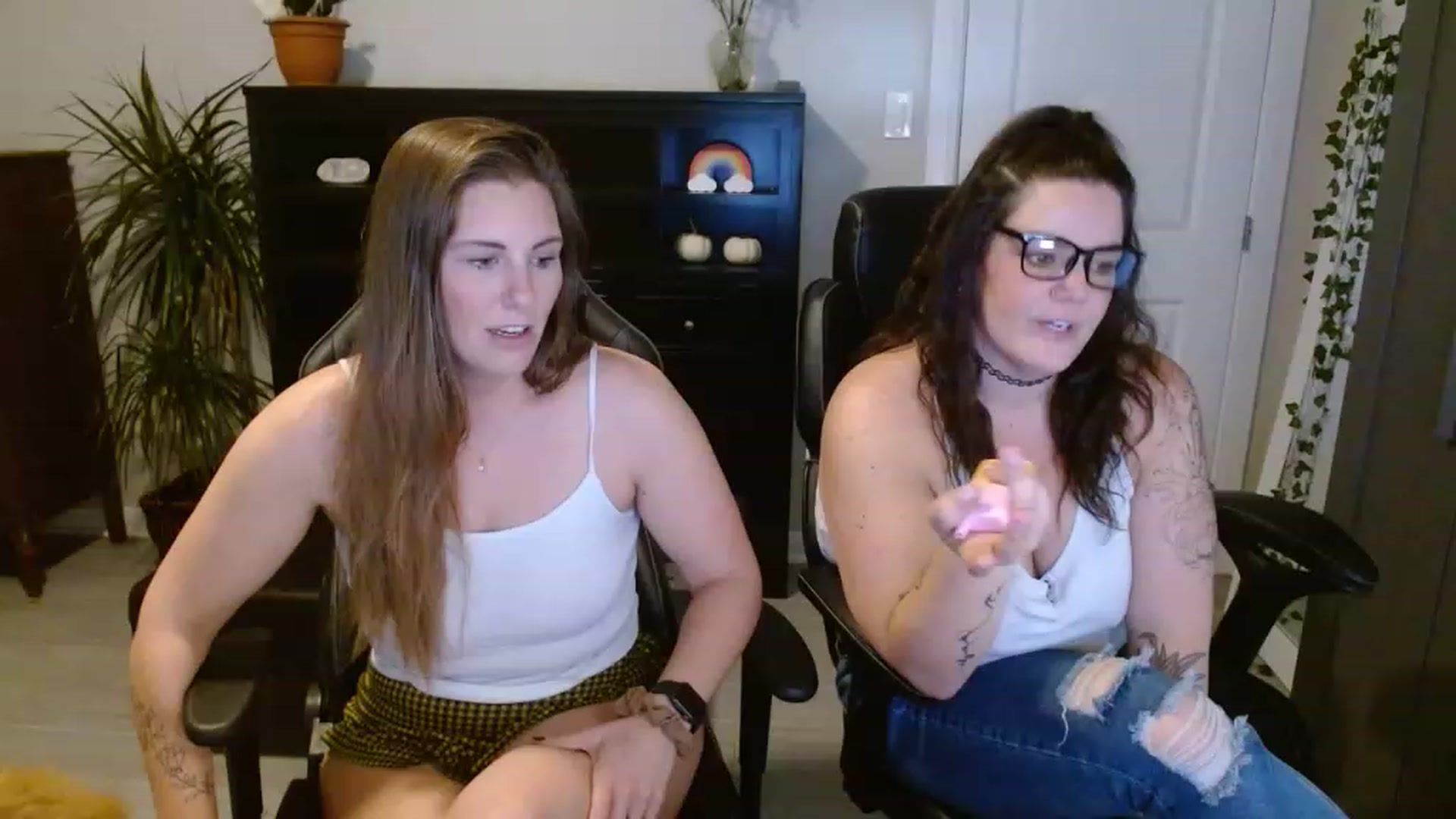 Gallery image thumbnail from SouthernmilfK's myfreecams stream on, 11/29/2022, 16:31 image 1 of 20