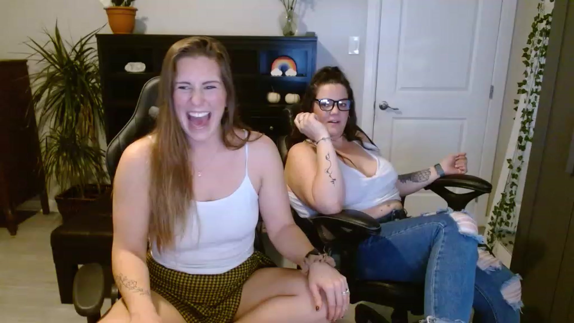 Gallery image thumbnail from SouthernmilfK's myfreecams stream on, 11/29/2022, 16:31 image 5 of 20