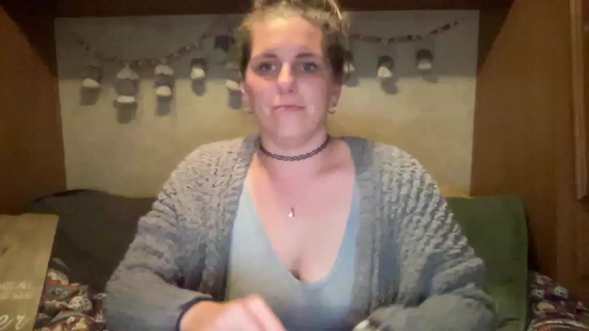 Gallery image thumbnail from SouthernmilfK's myfreecams stream on, 04/05/2023, 08:05 image 12 of 20