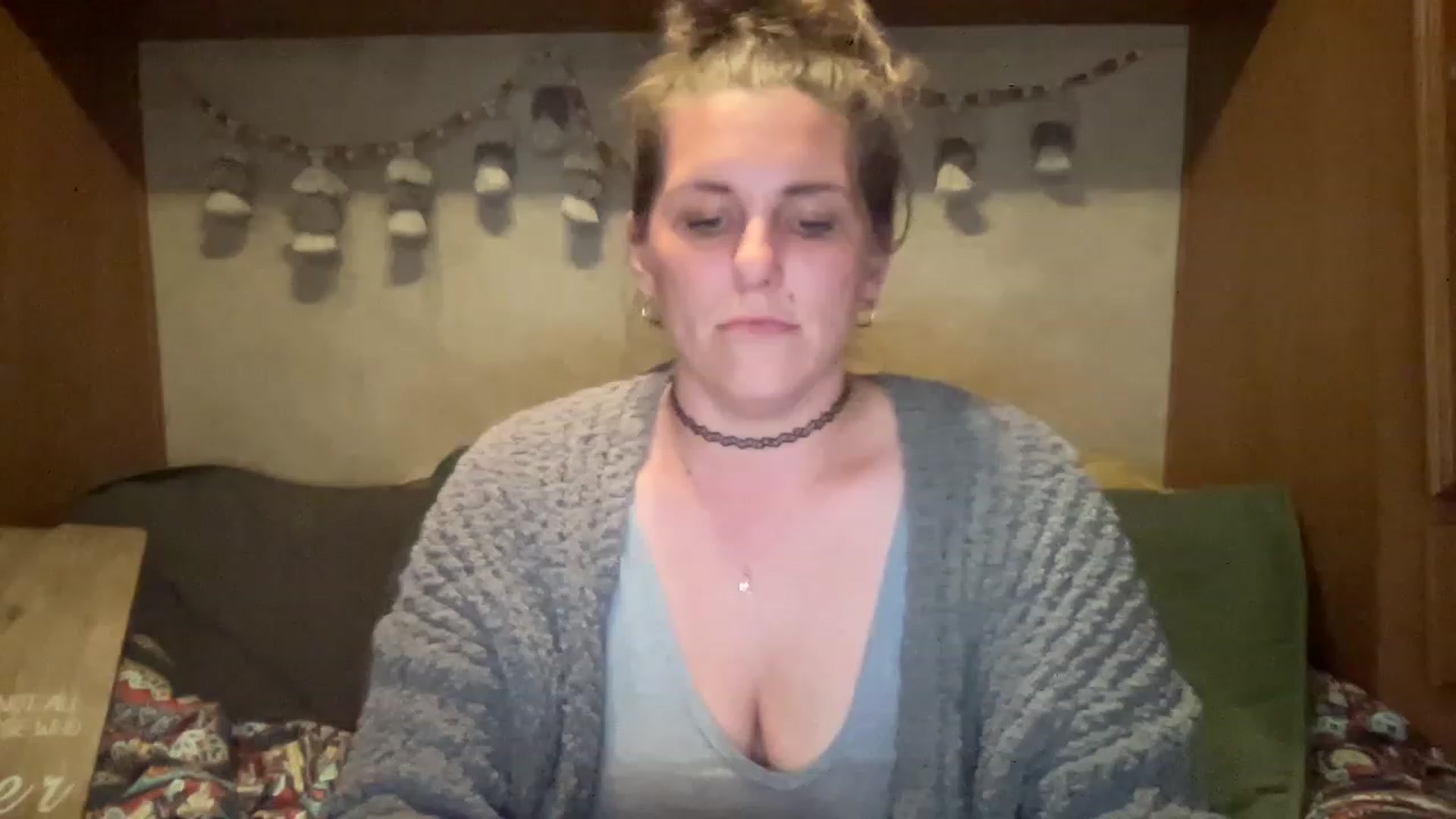 Gallery image thumbnail from SouthernmilfK's myfreecams stream on, 04/05/2023, 08:05 image 13 of 20