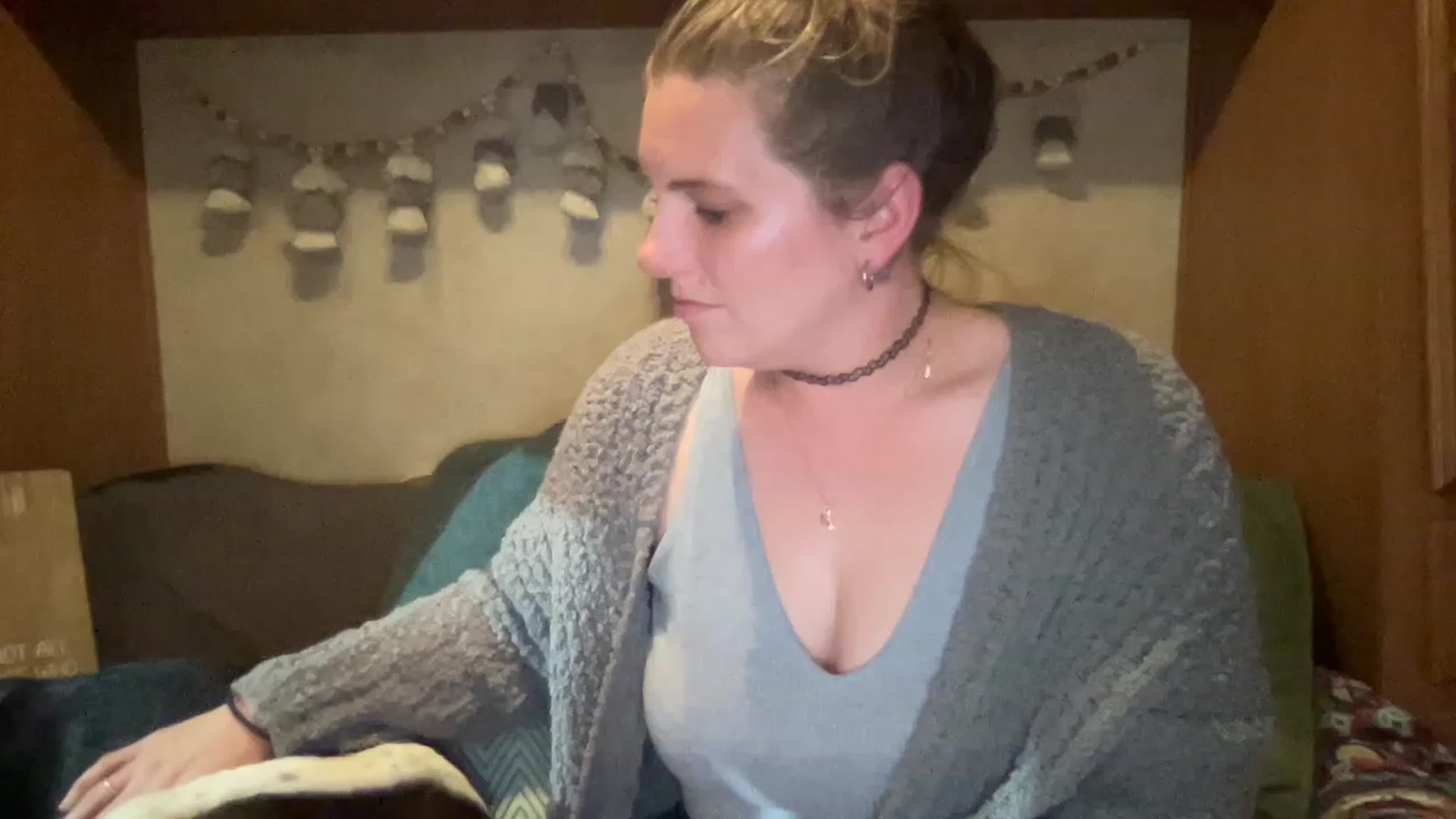 Gallery image thumbnail from SouthernmilfK's myfreecams stream on, 04/05/2023, 08:05 image 17 of 20