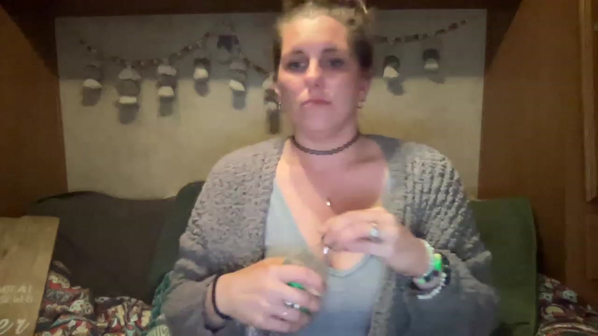 Gallery image thumbnail from SouthernmilfK's myfreecams stream on, 04/05/2023, 08:05 image 11 of 20