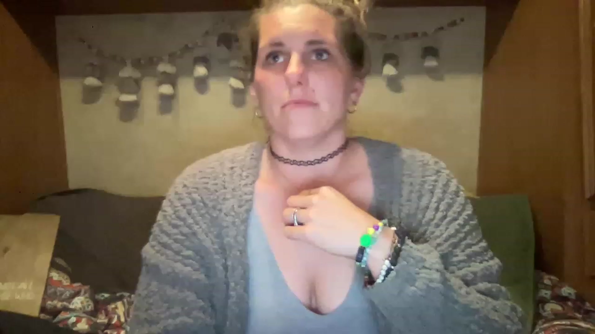 Gallery image thumbnail from SouthernmilfK's myfreecams stream on, 04/05/2023, 08:05 image 10 of 20