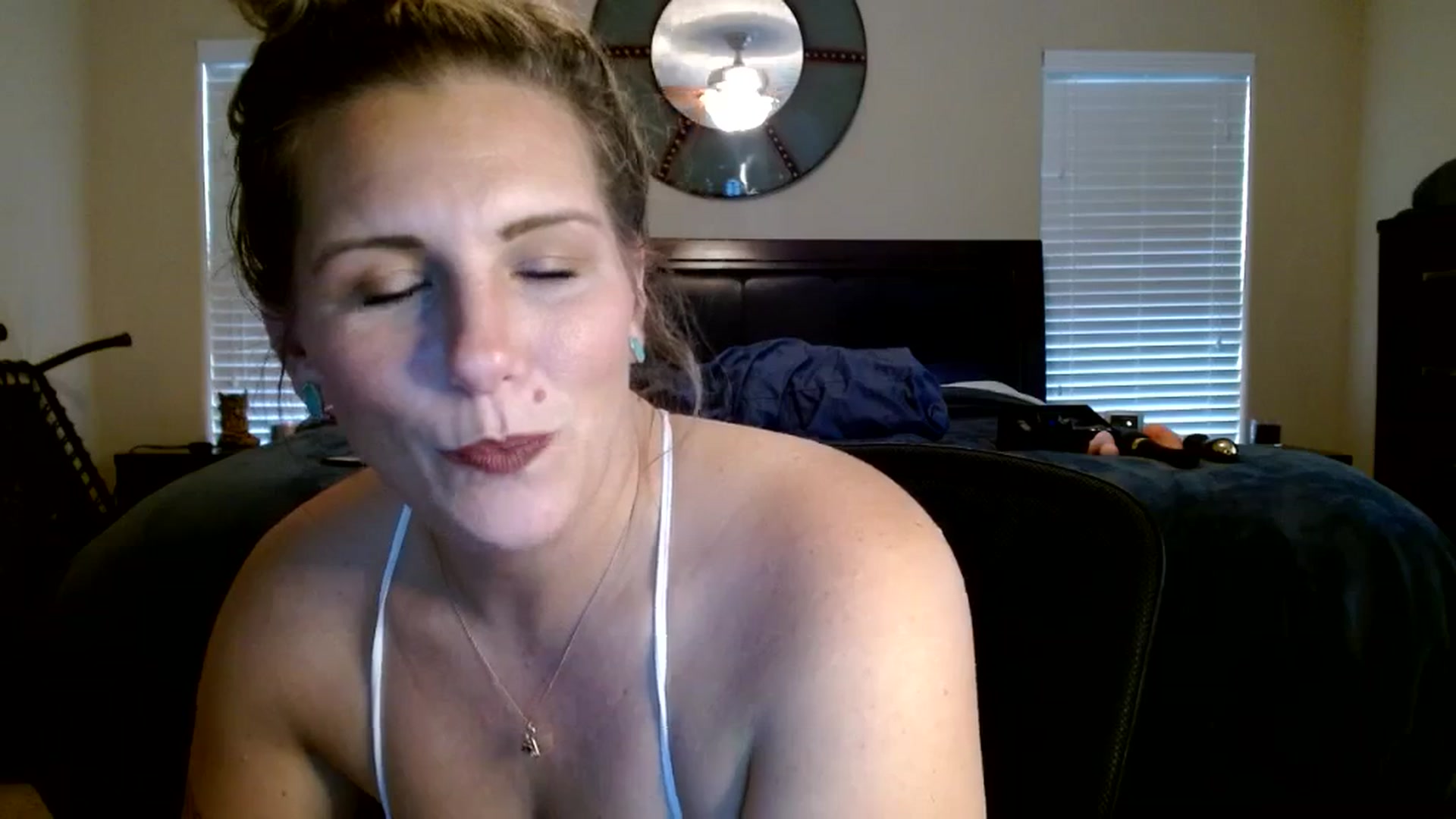 Gallery image thumbnail from SouthernmilfK's myfreecams stream on, 10/30/2023, 20:39 image 18 of 20