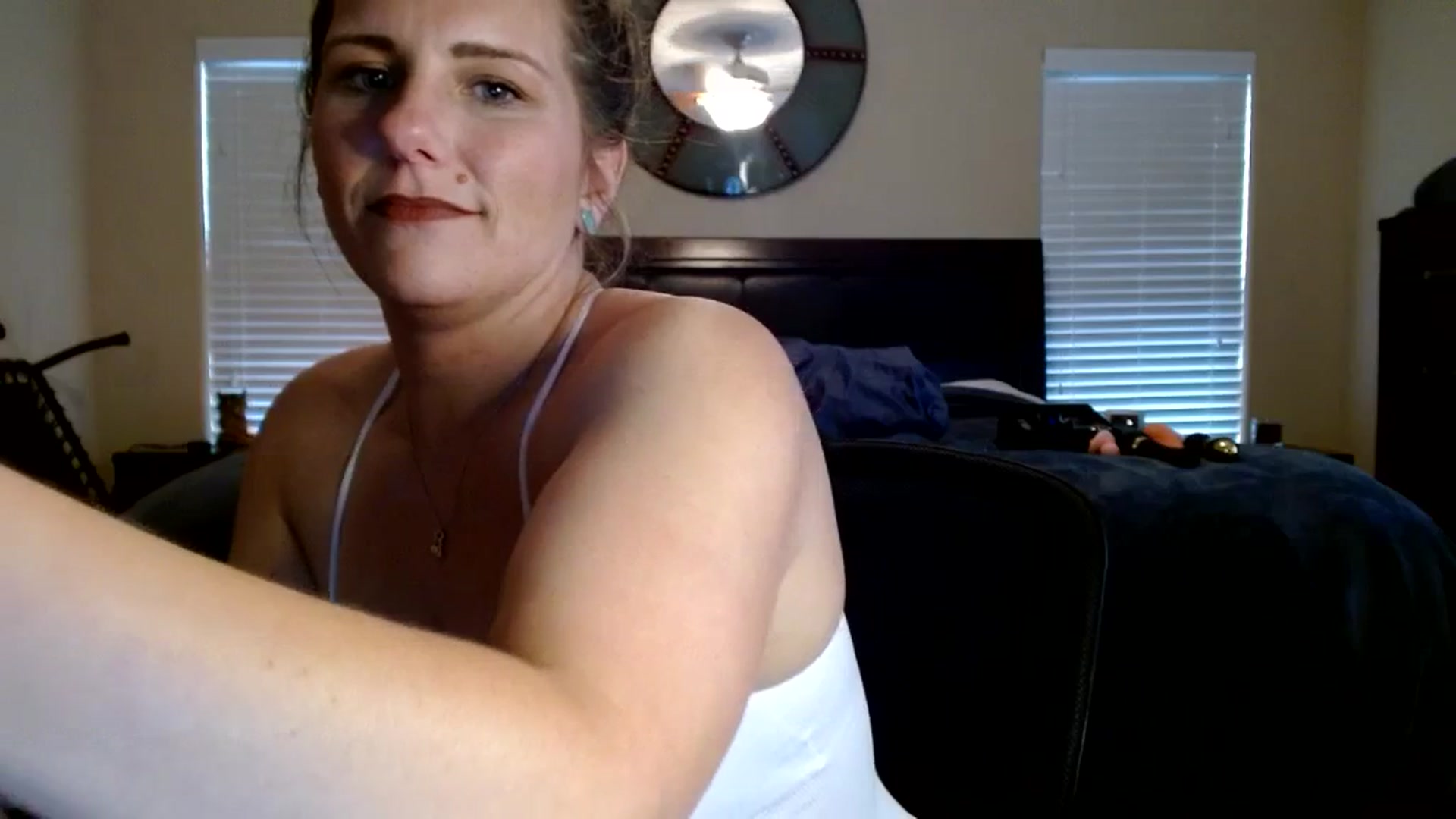 Gallery image thumbnail from SouthernmilfK's myfreecams stream on, 10/30/2023, 20:39 image 17 of 20