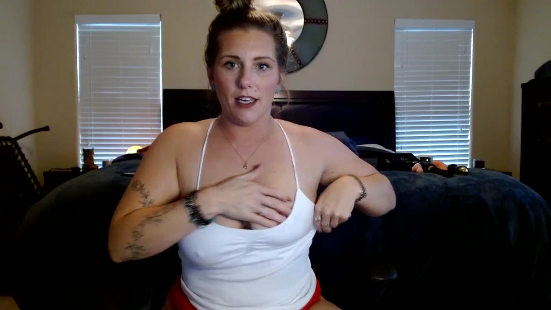 Gallery image thumbnail from SouthernmilfK's myfreecams stream on, 10/30/2023, 20:39 image 15 of 20