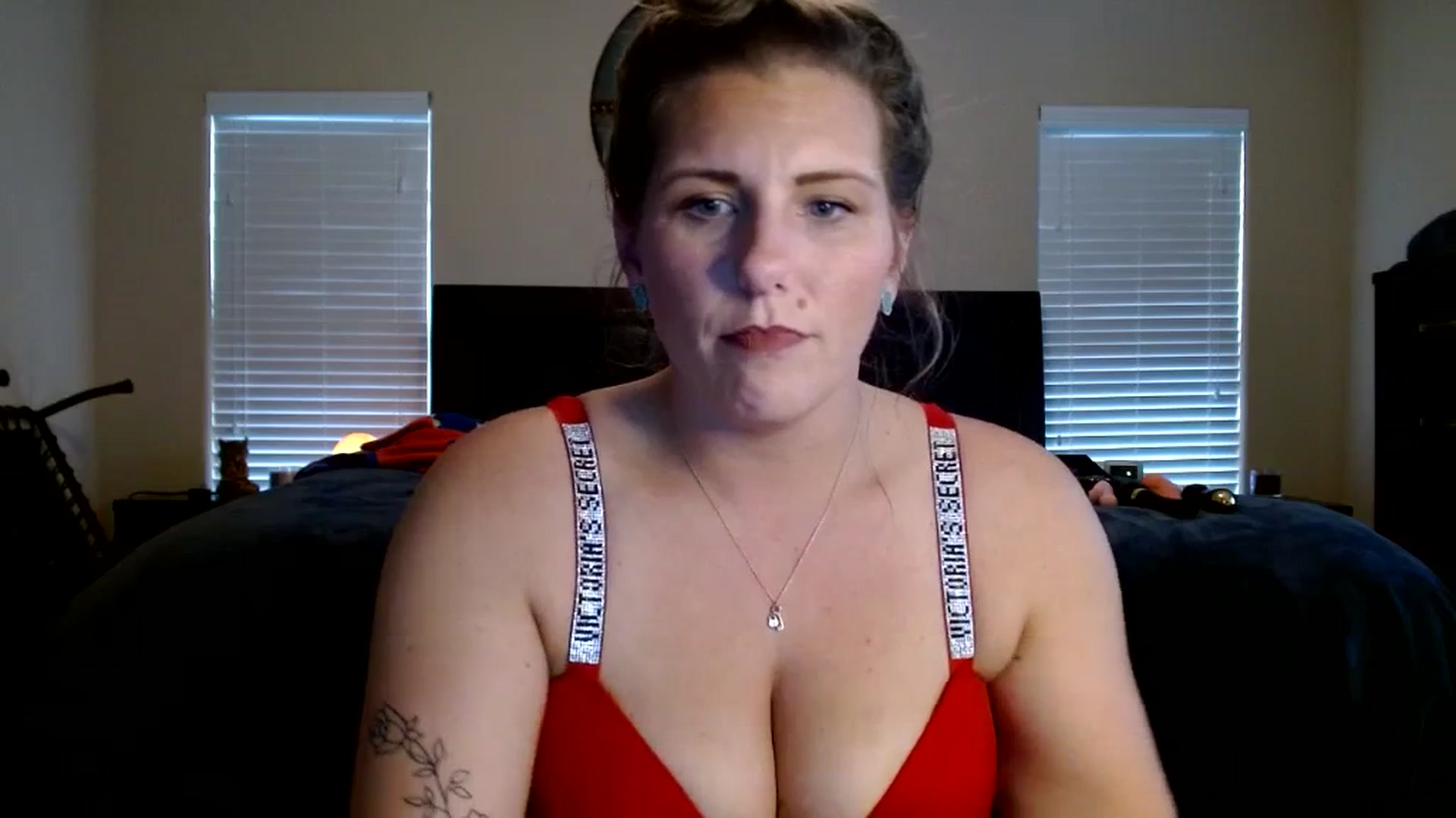 Gallery image thumbnail from SouthernmilfK's myfreecams stream on, 10/30/2023, 22:16 image 19 of 20