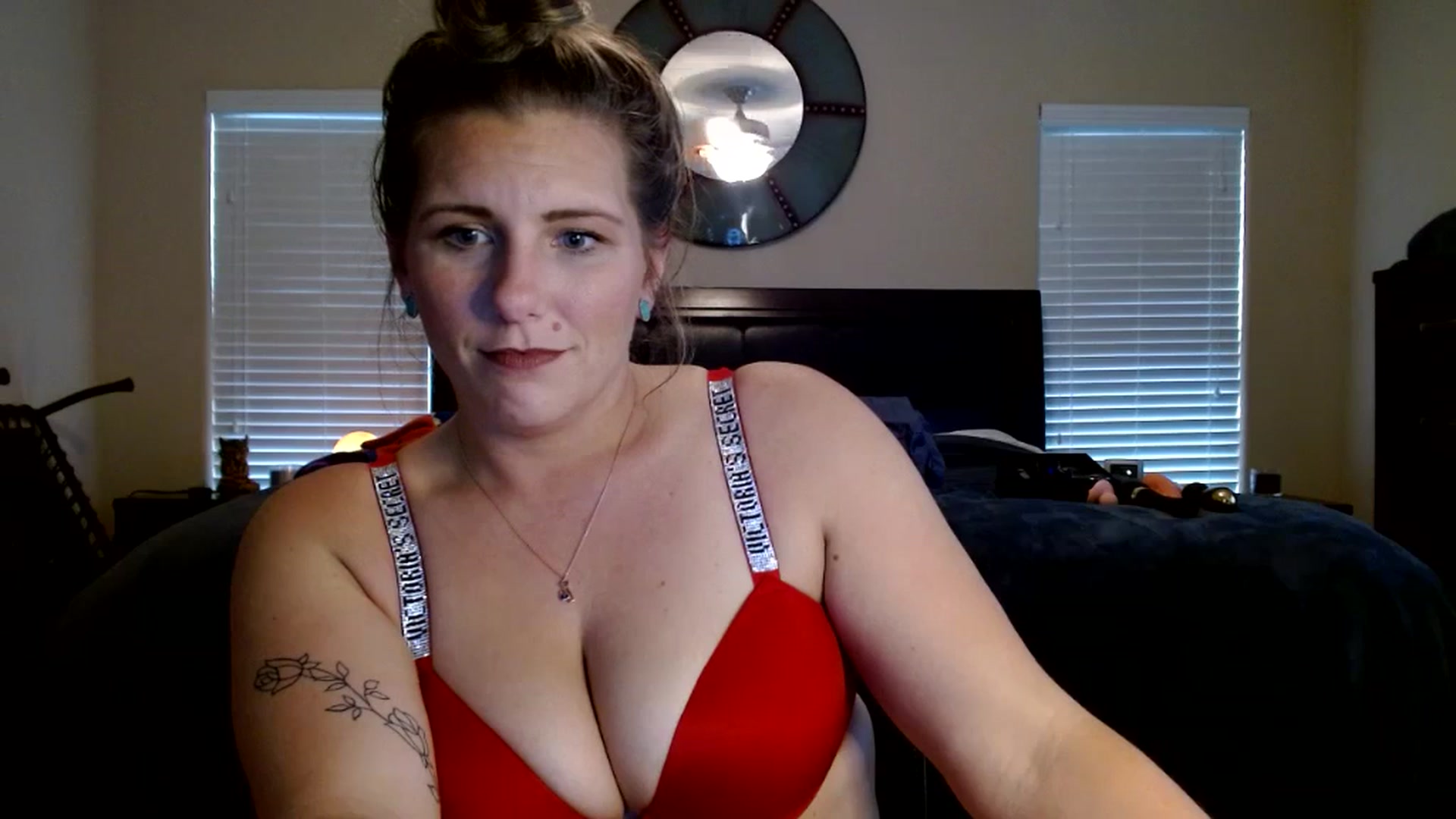 Gallery image thumbnail from SouthernmilfK's myfreecams stream on, 10/30/2023, 22:16 image 14 of 20