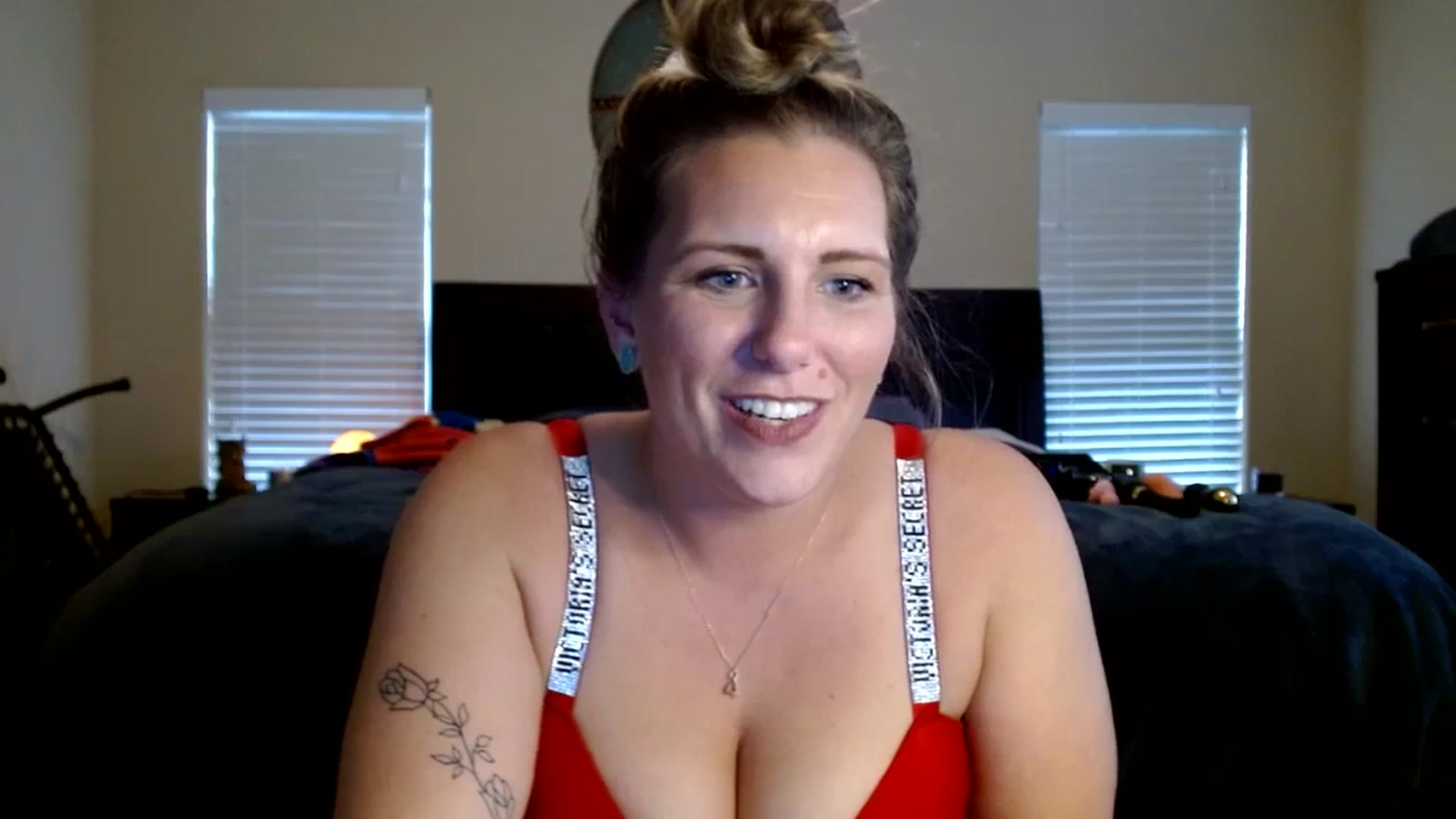 Gallery image thumbnail from SouthernmilfK's myfreecams stream on, 10/30/2023, 22:16 image 20 of 20