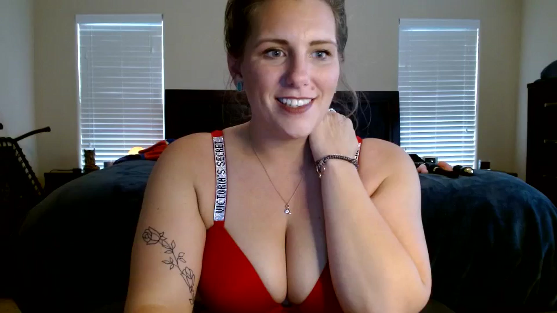 Gallery image thumbnail from SouthernmilfK's myfreecams stream on, 10/30/2023, 22:16 image 6 of 20