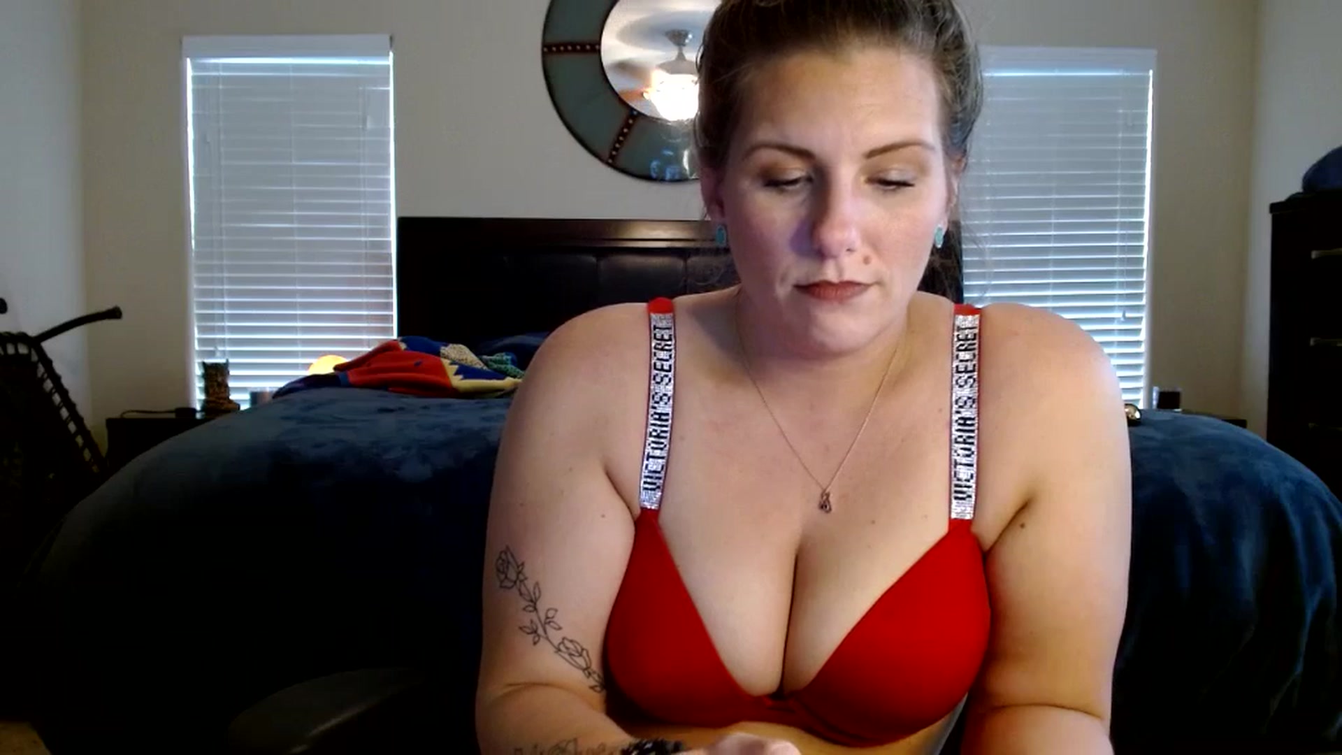Gallery image thumbnail from SouthernmilfK's myfreecams stream on, 10/30/2023, 22:16 image 3 of 20