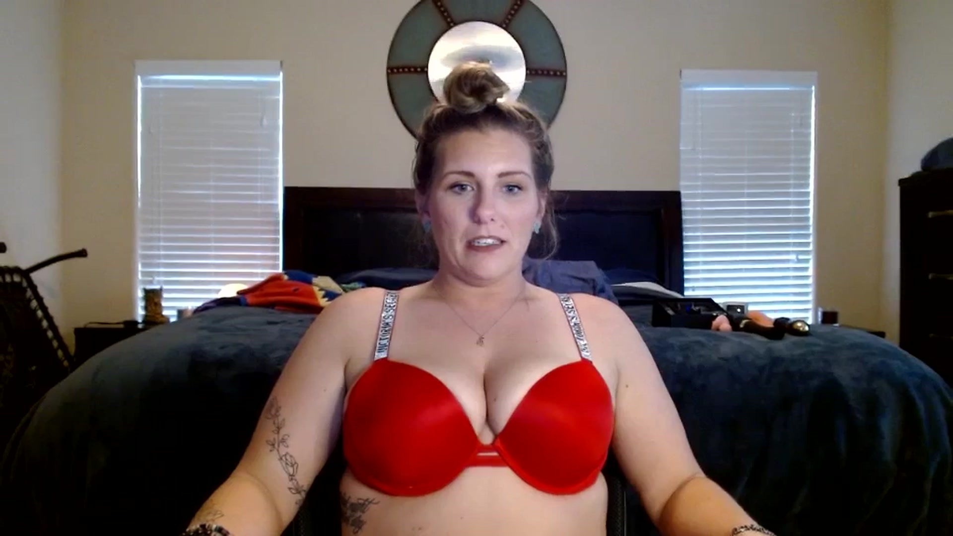 Gallery image thumbnail from SouthernmilfK's myfreecams stream on, 10/30/2023, 22:16 image 15 of 20