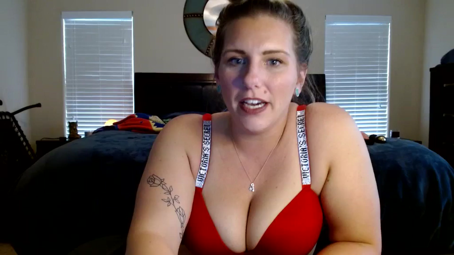 Gallery image thumbnail from SouthernmilfK's myfreecams stream on, 10/30/2023, 22:16 image 7 of 20