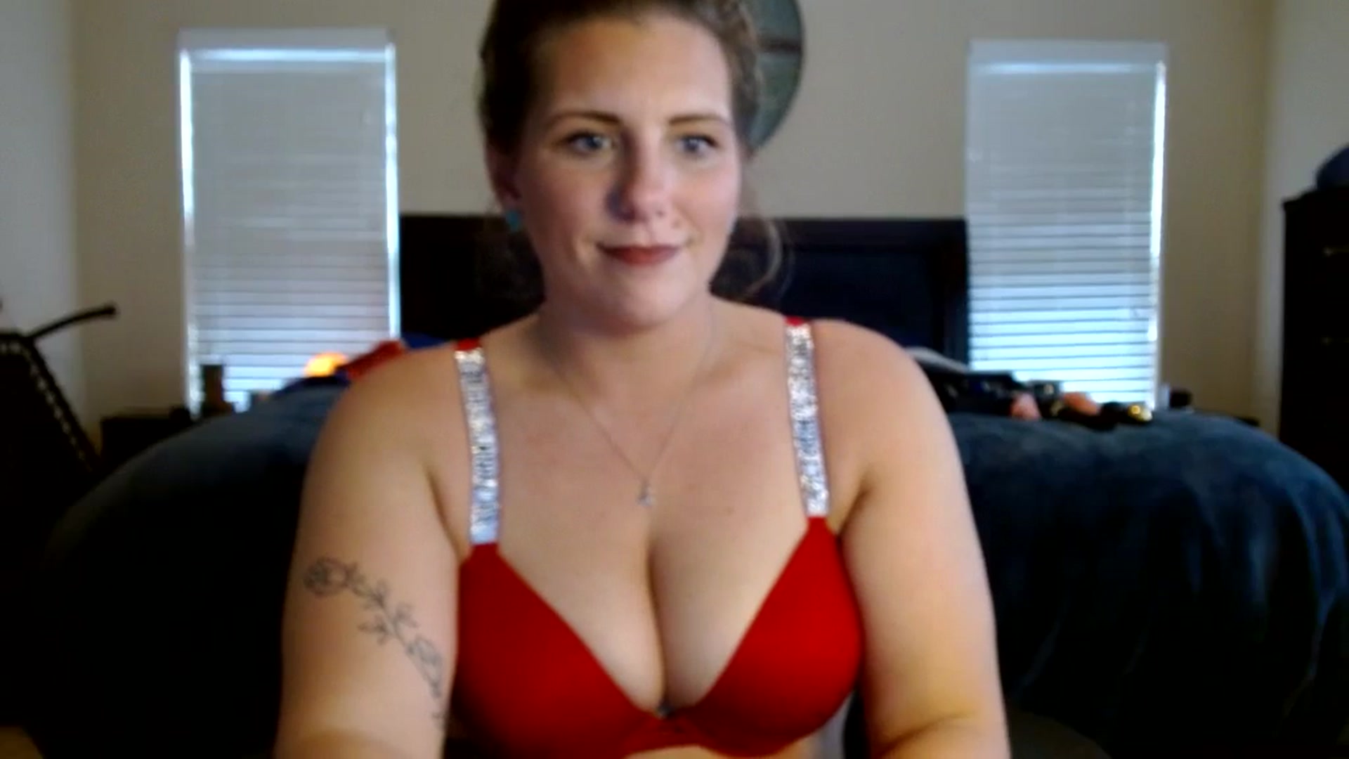 Gallery image thumbnail from SouthernmilfK's myfreecams stream on, 10/30/2023, 22:16 image 4 of 20