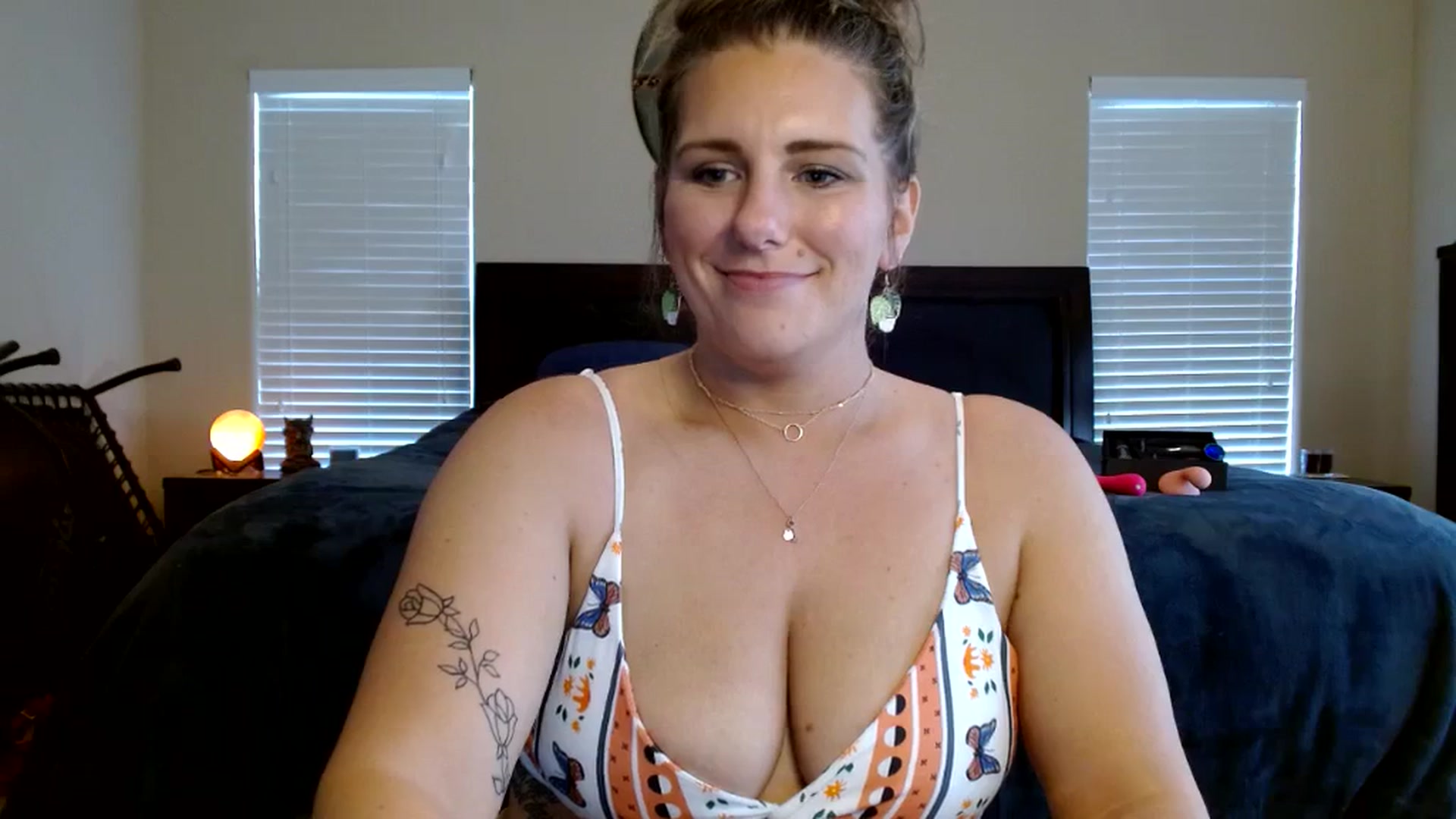 Gallery image thumbnail from SouthernmilfK's myfreecams stream on, 11/01/2023, 17:35 image 3 of 20