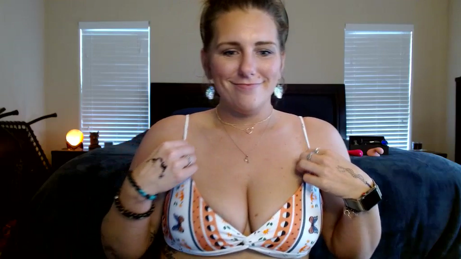 Gallery image thumbnail from SouthernmilfK's myfreecams stream on, 11/01/2023, 17:35 image 4 of 20