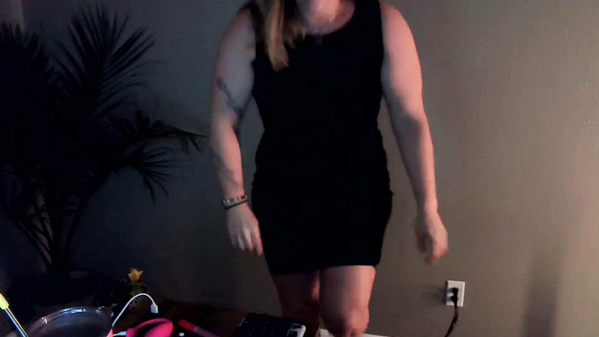 Gallery image thumbnail from SouthernmilfK's myfreecams stream on, 04/21/2025, 08:58 image 18 of 20