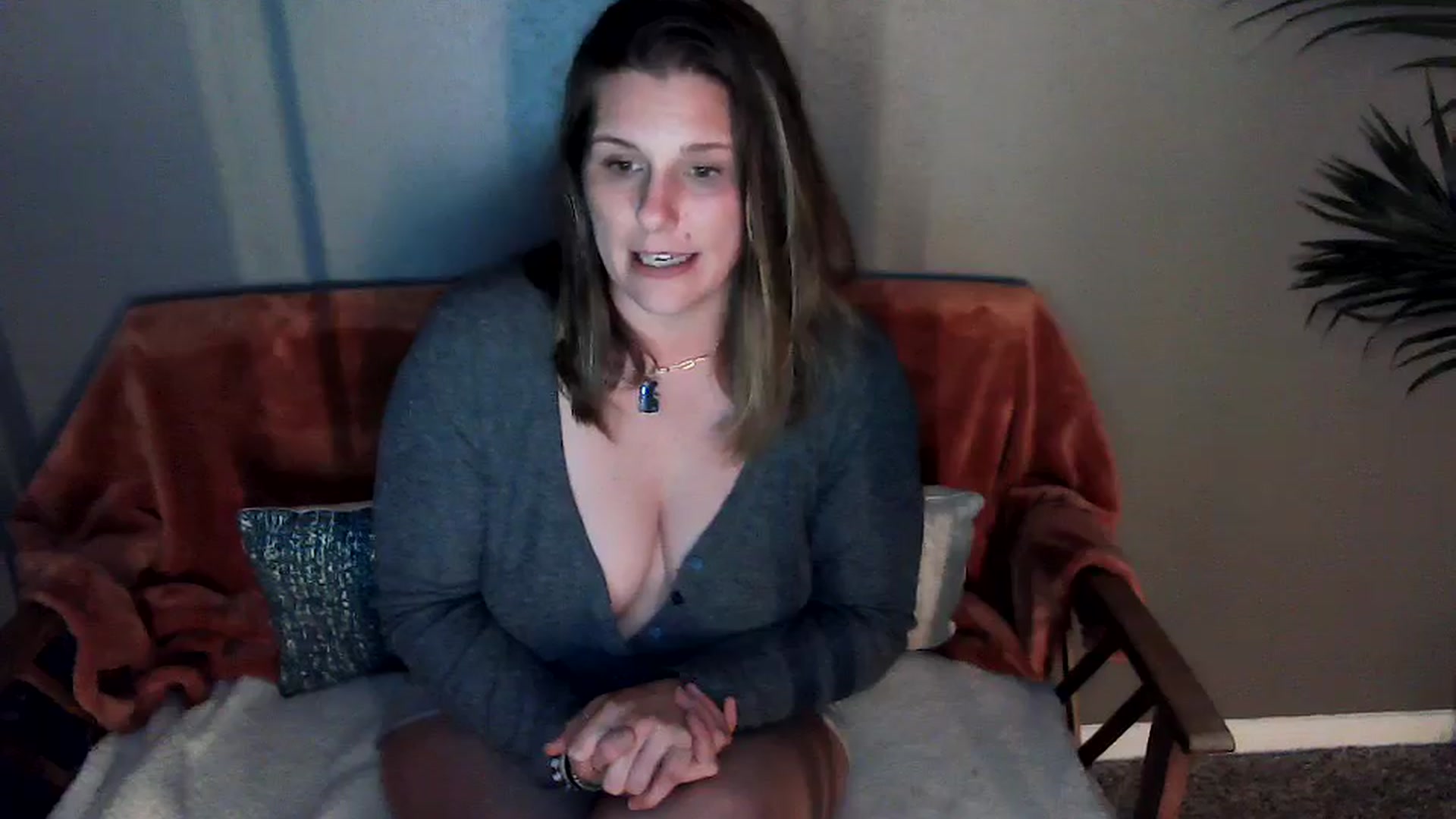Gallery image thumbnail from SouthernmilfK's myfreecams stream on, 04/21/2025, 10:03 image 17 of 20