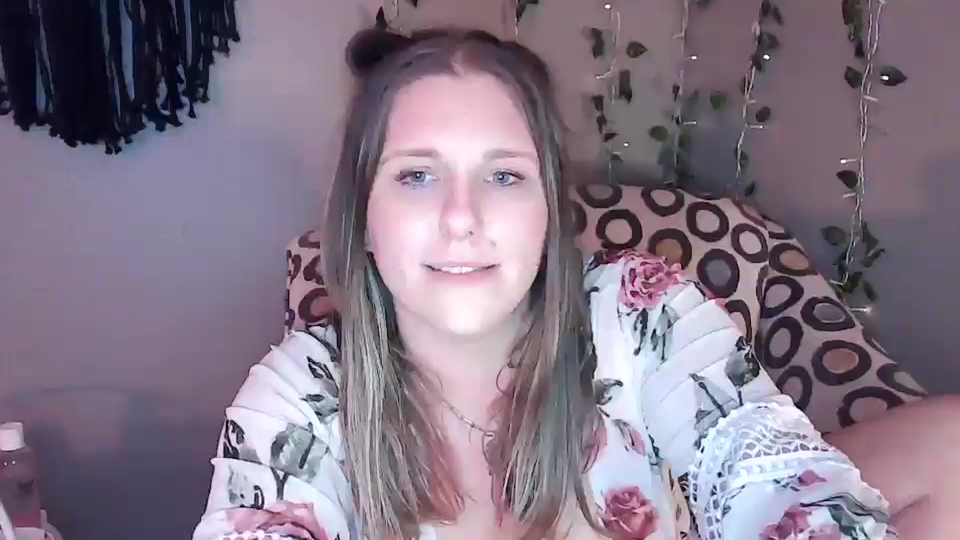 Gallery image thumbnail from SouthernmilfK's myfreecams stream on, 10/18/2025, 13:28 image 20 of 20