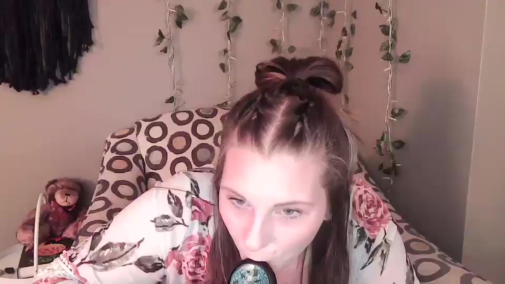 Gallery image thumbnail from SouthernmilfK's myfreecams stream on, 10/28/2025, 16:45 image 5 of 20
