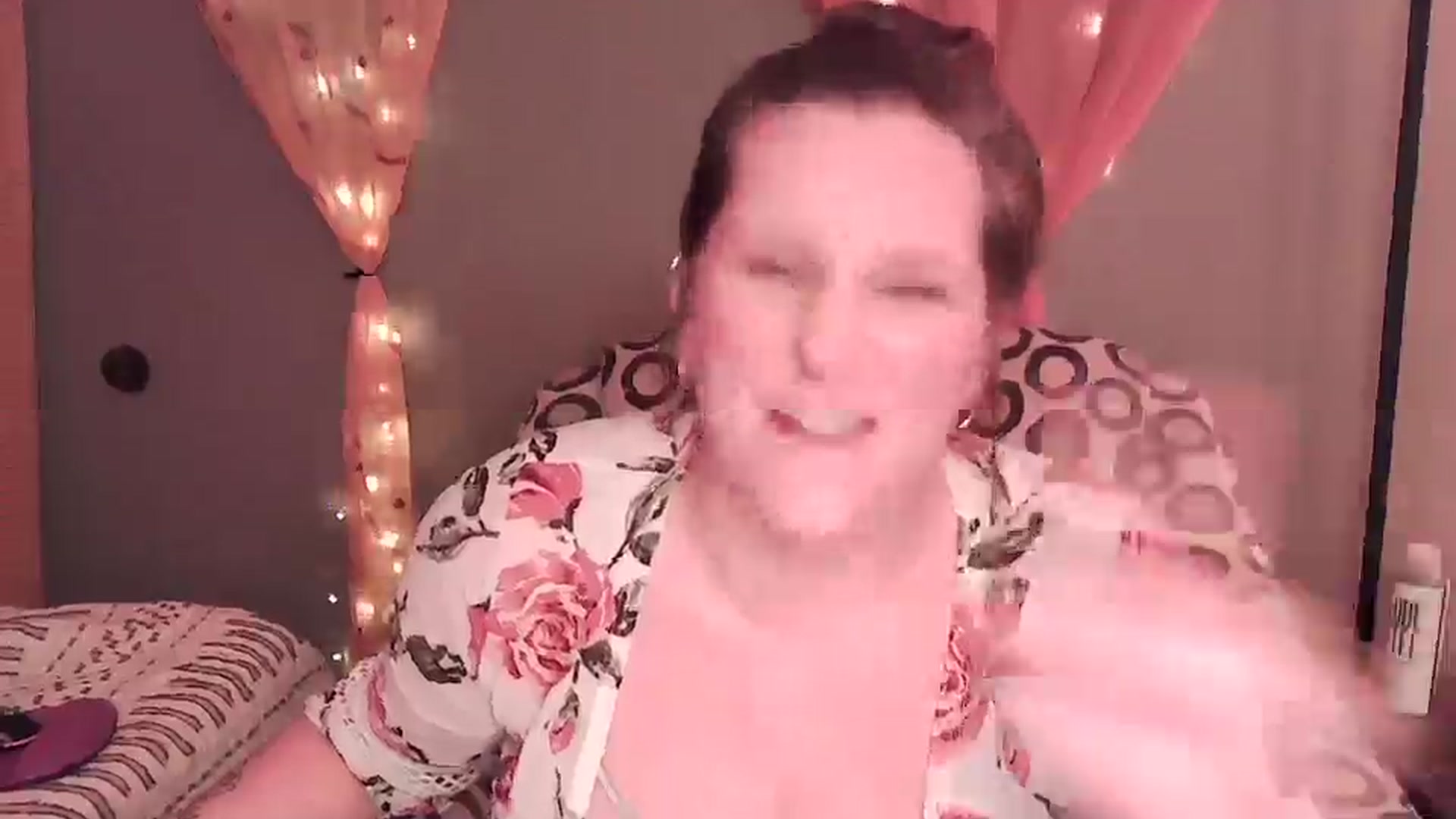 Gallery image thumbnail from SouthernmilfK's myfreecams stream on, 01/11/2026, 01:29 image 17 of 20