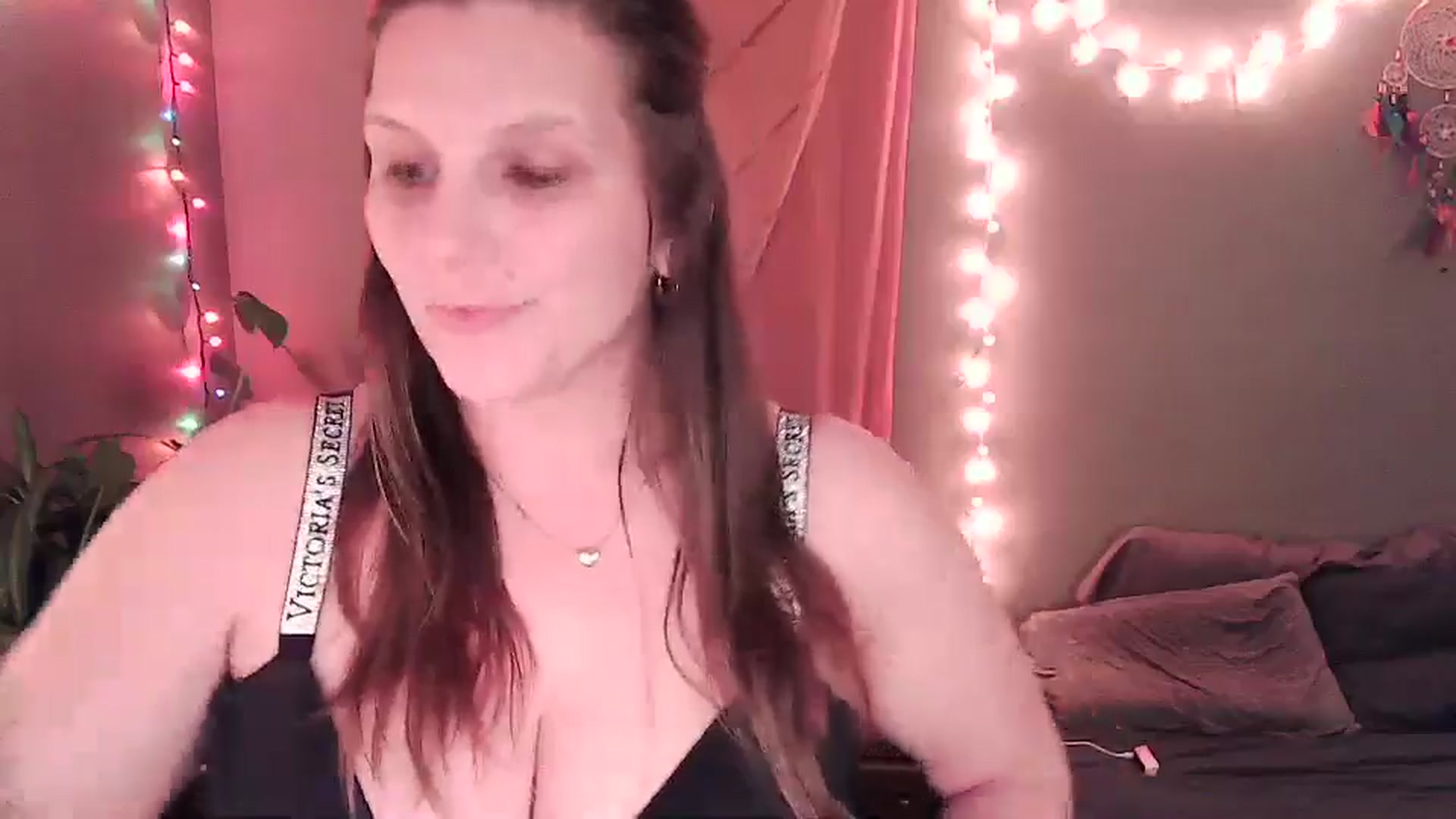 Gallery image thumbnail from SouthernmilfK's myfreecams stream on, 04/02/2026, 01:12 image 4 of 20