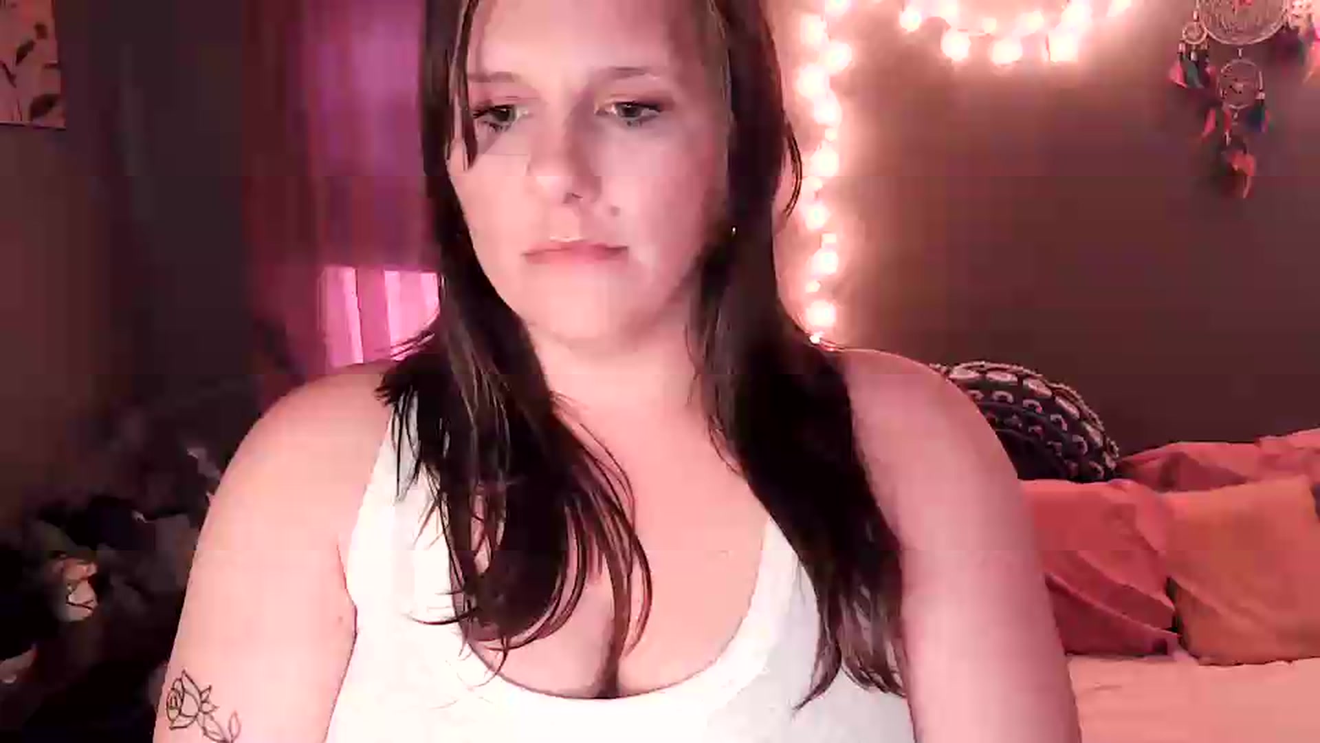 Gallery image thumbnail from SouthernmilfK's myfreecams stream on, 06/07/2026, 17:43 image 17 of 20
