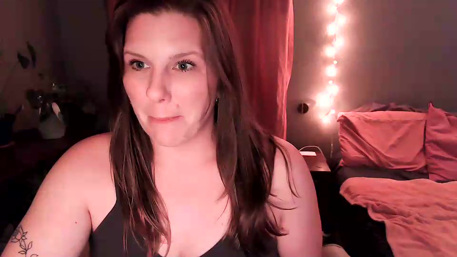 Gallery image thumbnail from SouthernmilfK's myfreecams stream on, 06/15/2026, 12:52 image 6 of 20