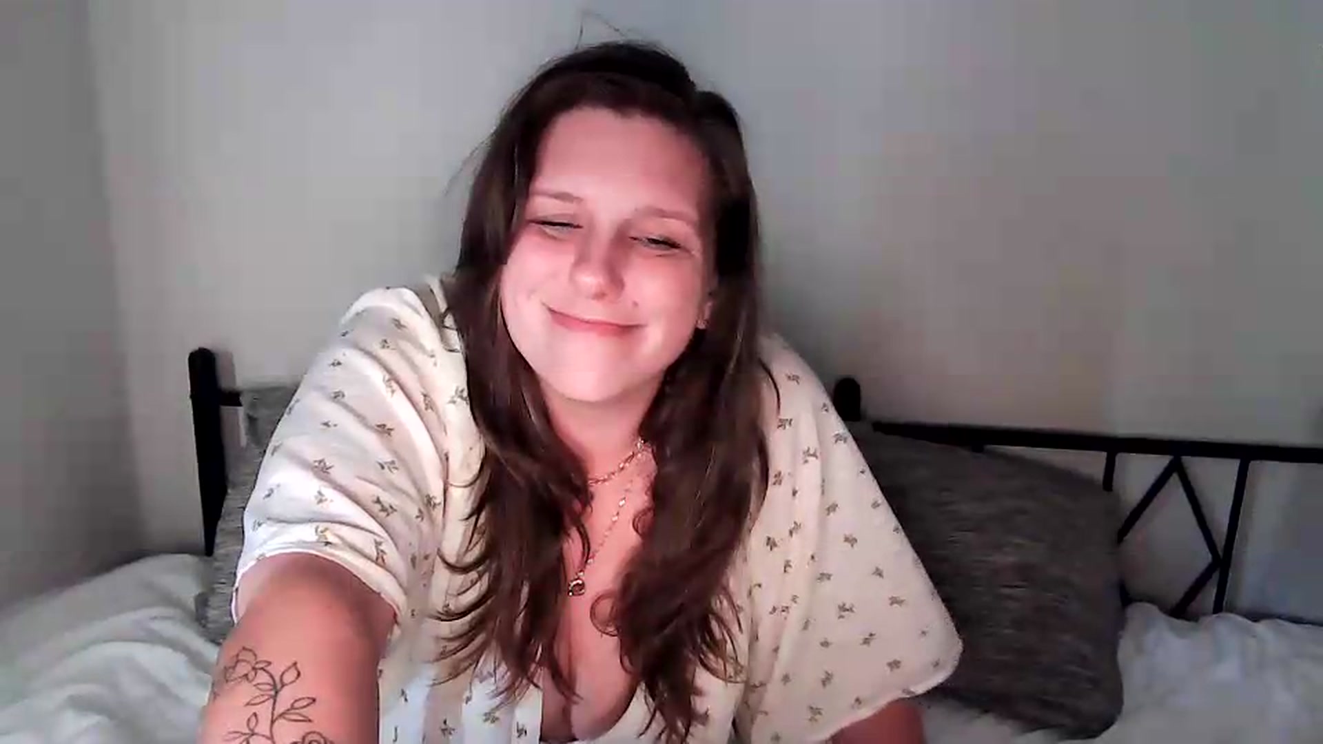 Gallery image thumbnail from SouthernmilfK's myfreecams stream on, 08/22/2026, 21:04 image 3 of 20