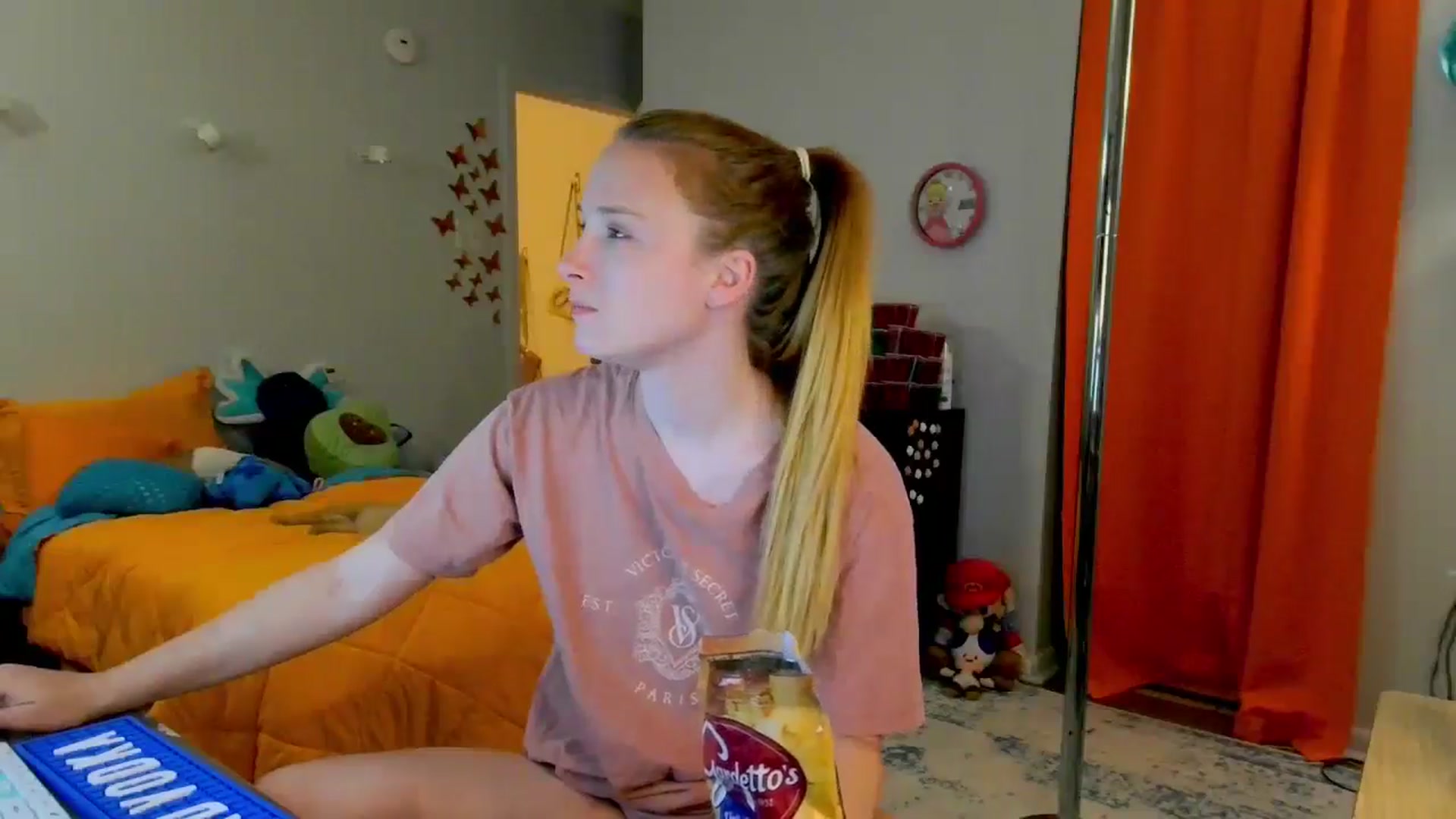Gallery image thumbnail from Southernms's myfreecams stream on, 05/28/2024, 09:27 image 10 of 20