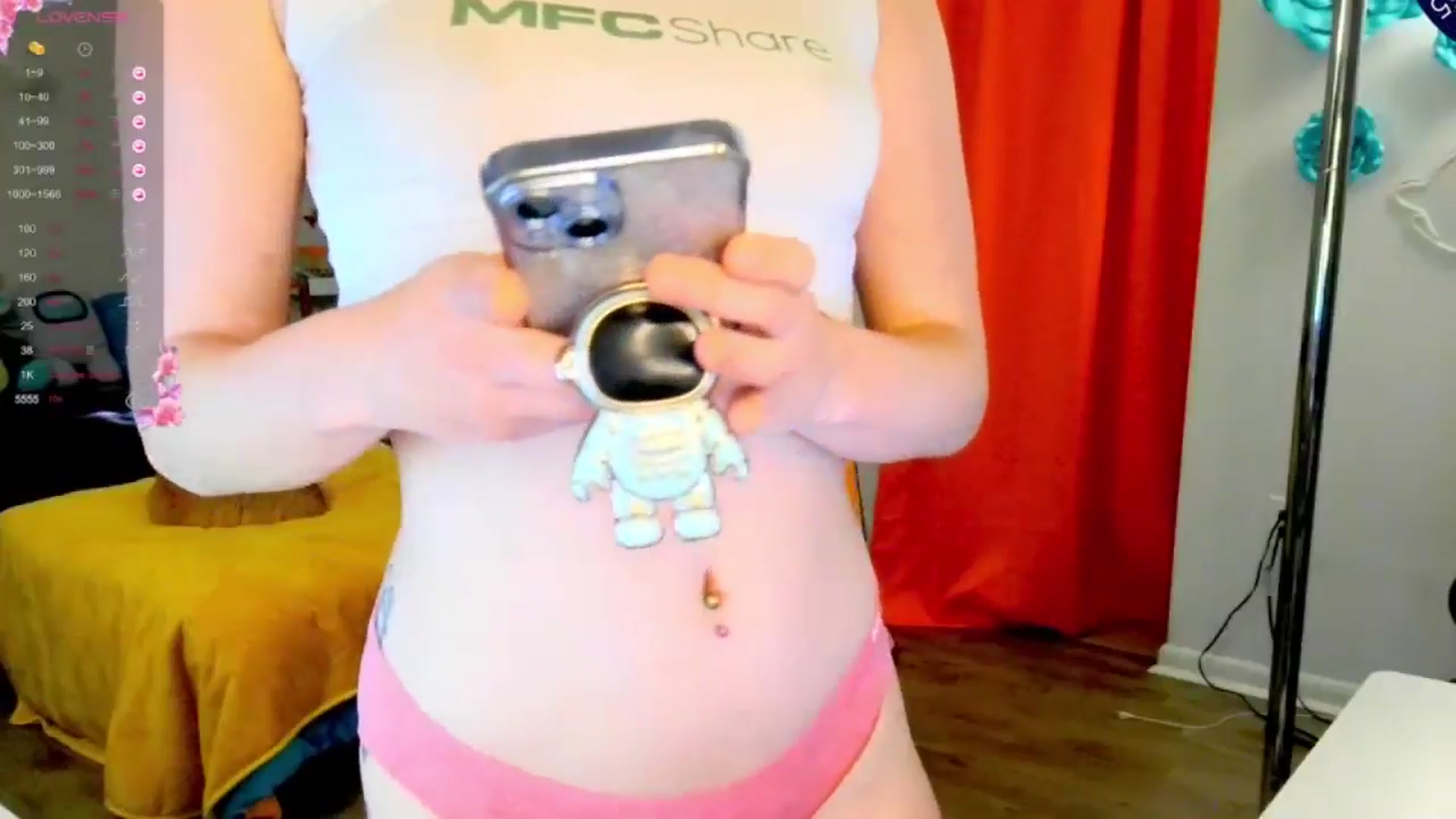 Gallery image thumbnail from Southernms's myfreecams stream on, 06/14/2024, 07:10 image 13 of 20