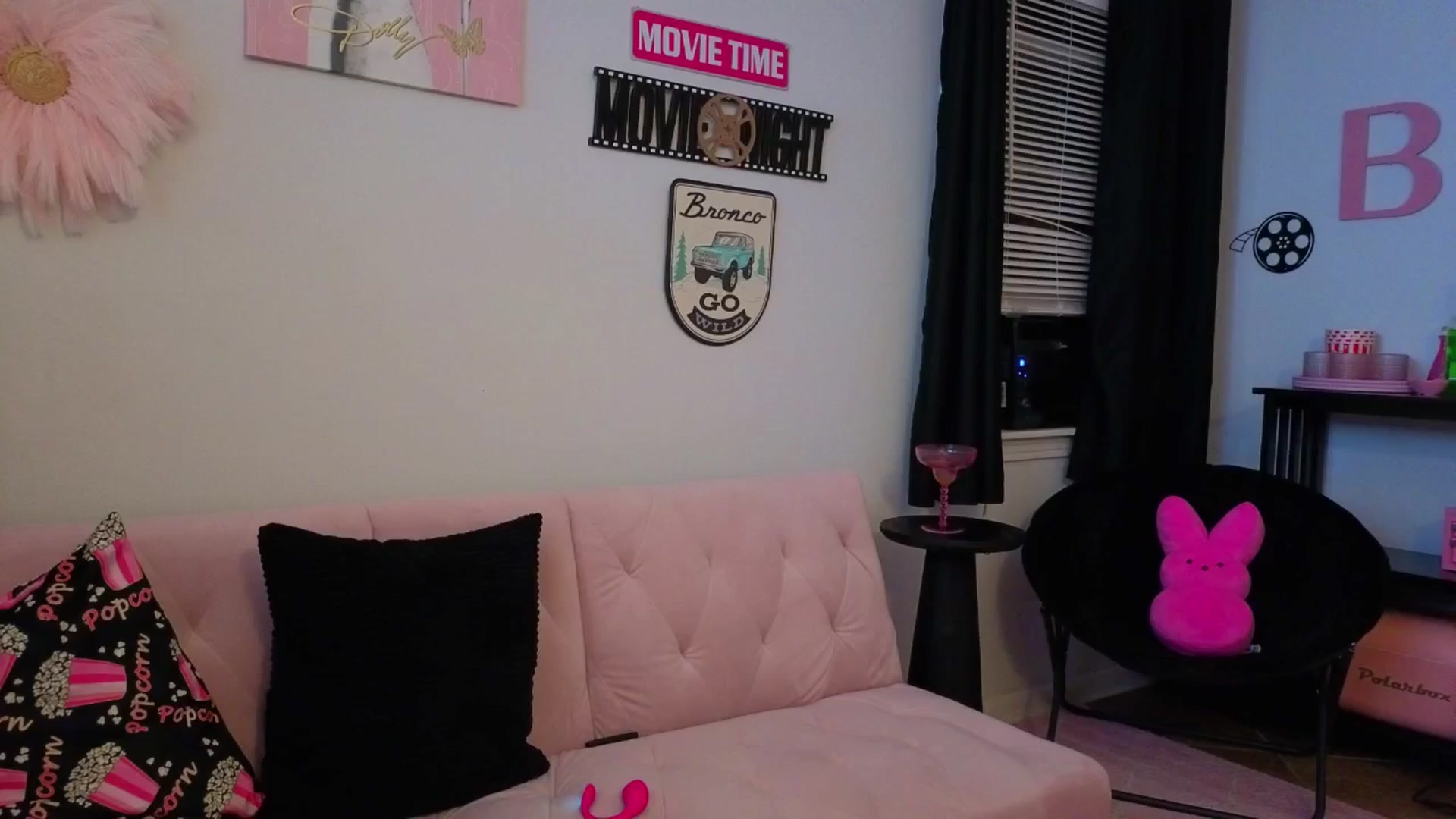 Gallery image thumbnail from Southernms's myfreecams stream on, 08/22/2025, 04:20 image 3 of 20